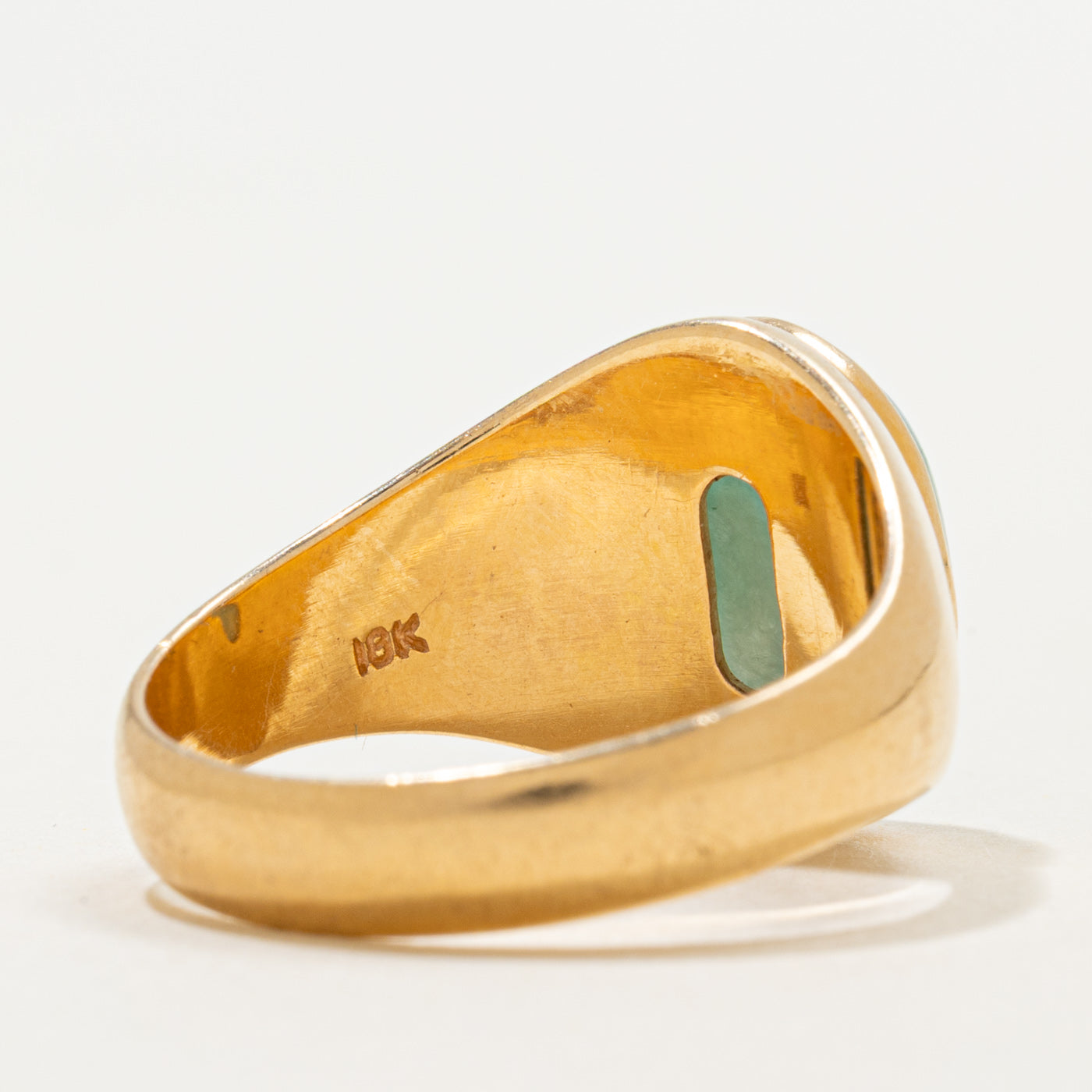 Bague chevalière en jadéite cabochon 18 carats | 6,00 ct | Taille 10,75