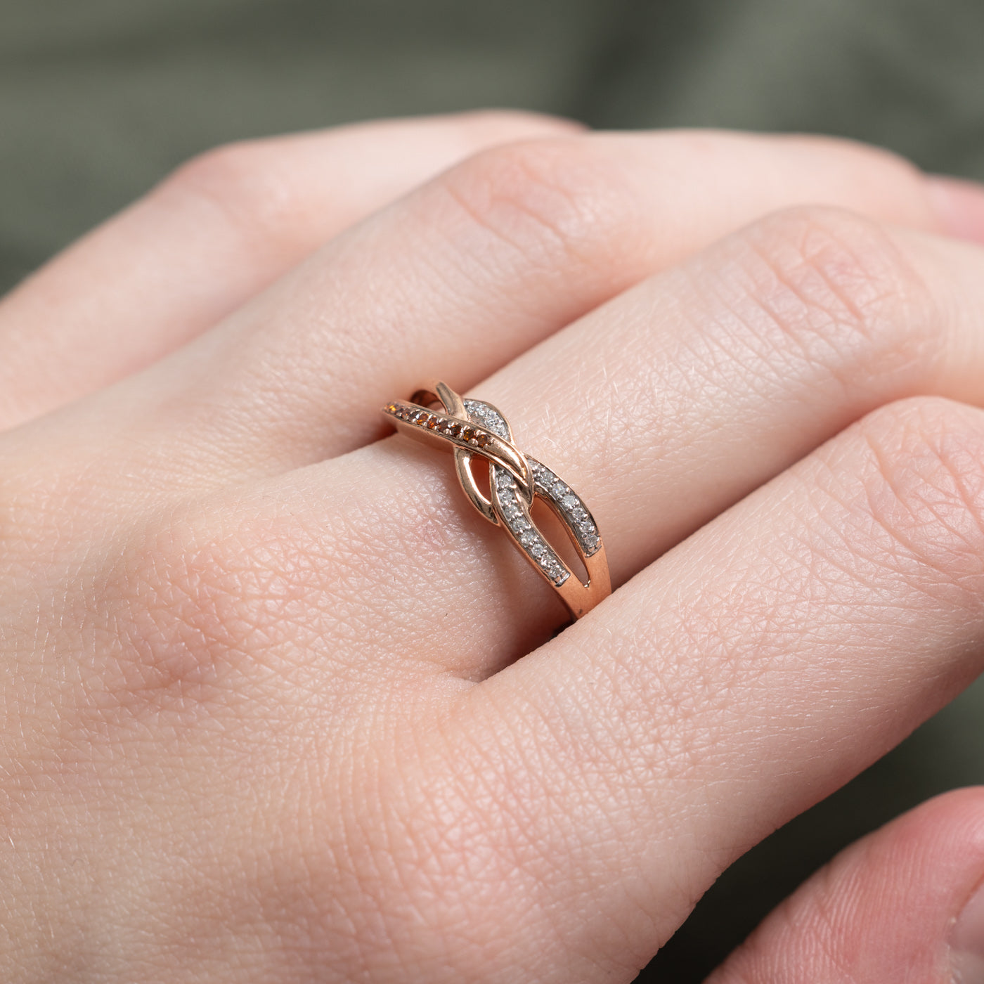 Bague croisée double en diamants blancs et bruns | Taille 7.0