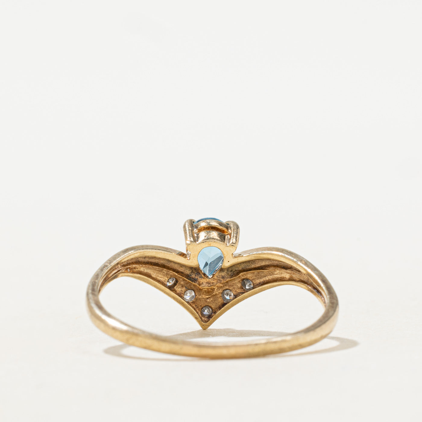 Bague chevron en topaze bleue taille poire et diamants | Taille 8,5