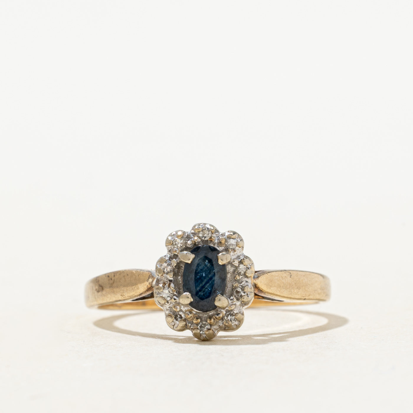 Oval Cut Sapphire & Diamond Daisy Ring | SZ 6.0