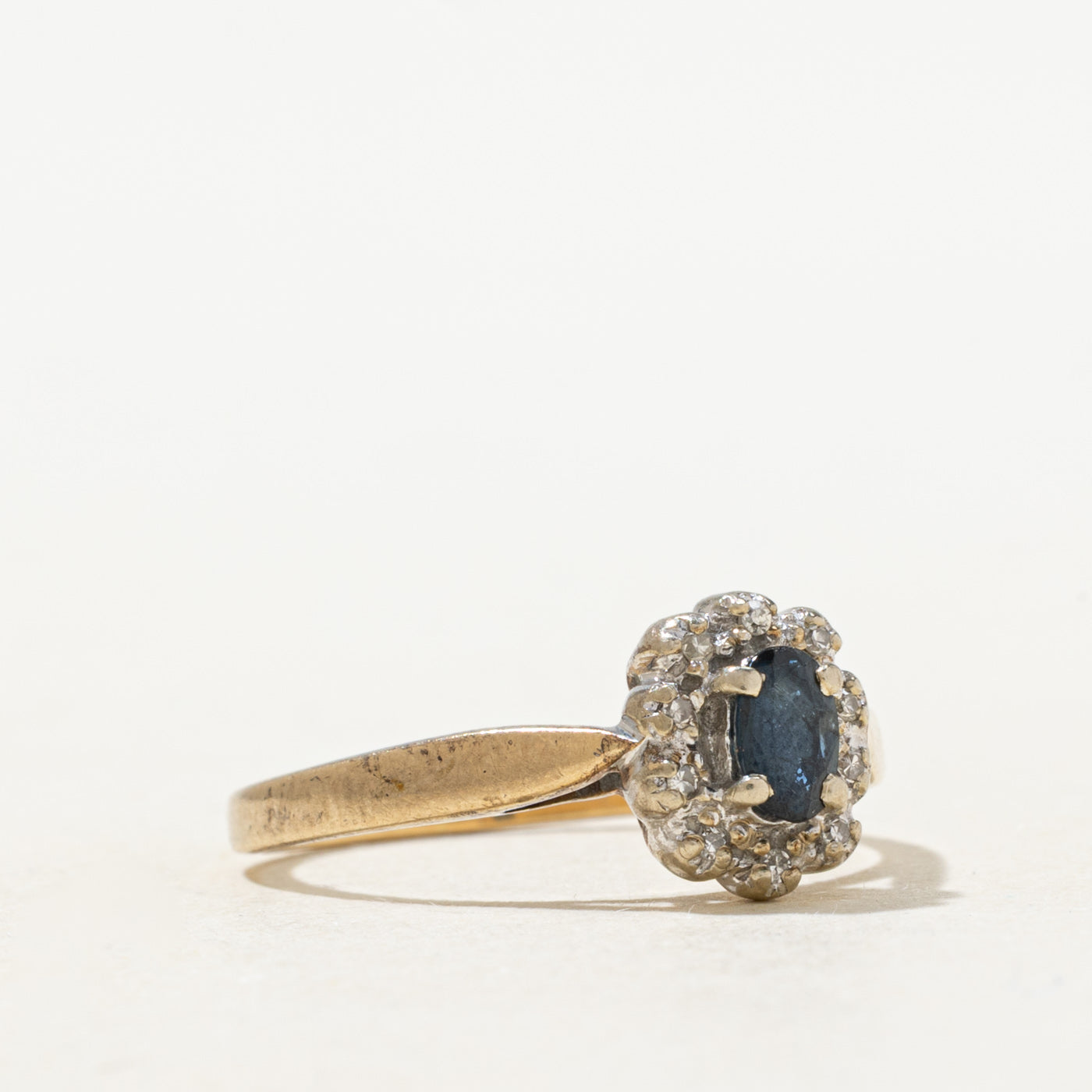 Oval Cut Sapphire & Diamond Daisy Ring | SZ 6.0