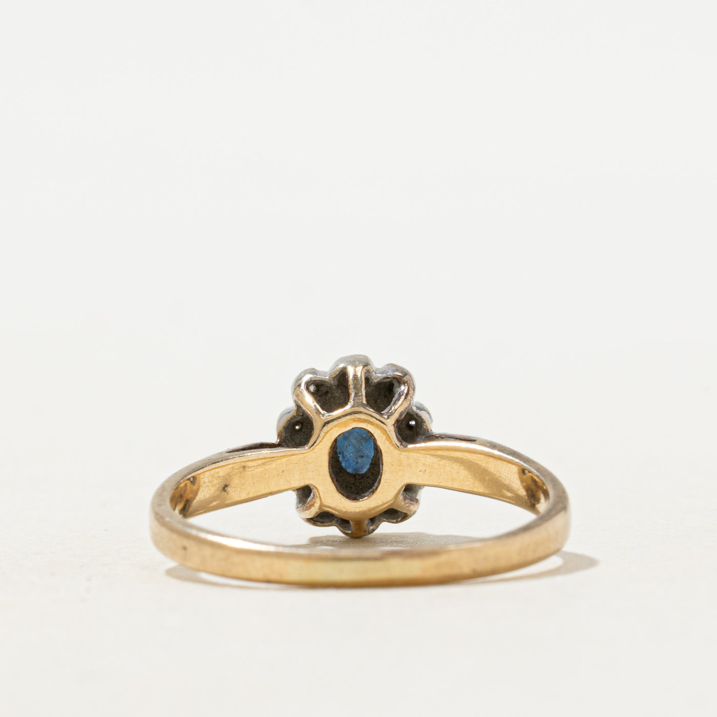 Oval Cut Sapphire & Diamond Daisy Ring | SZ 6.0