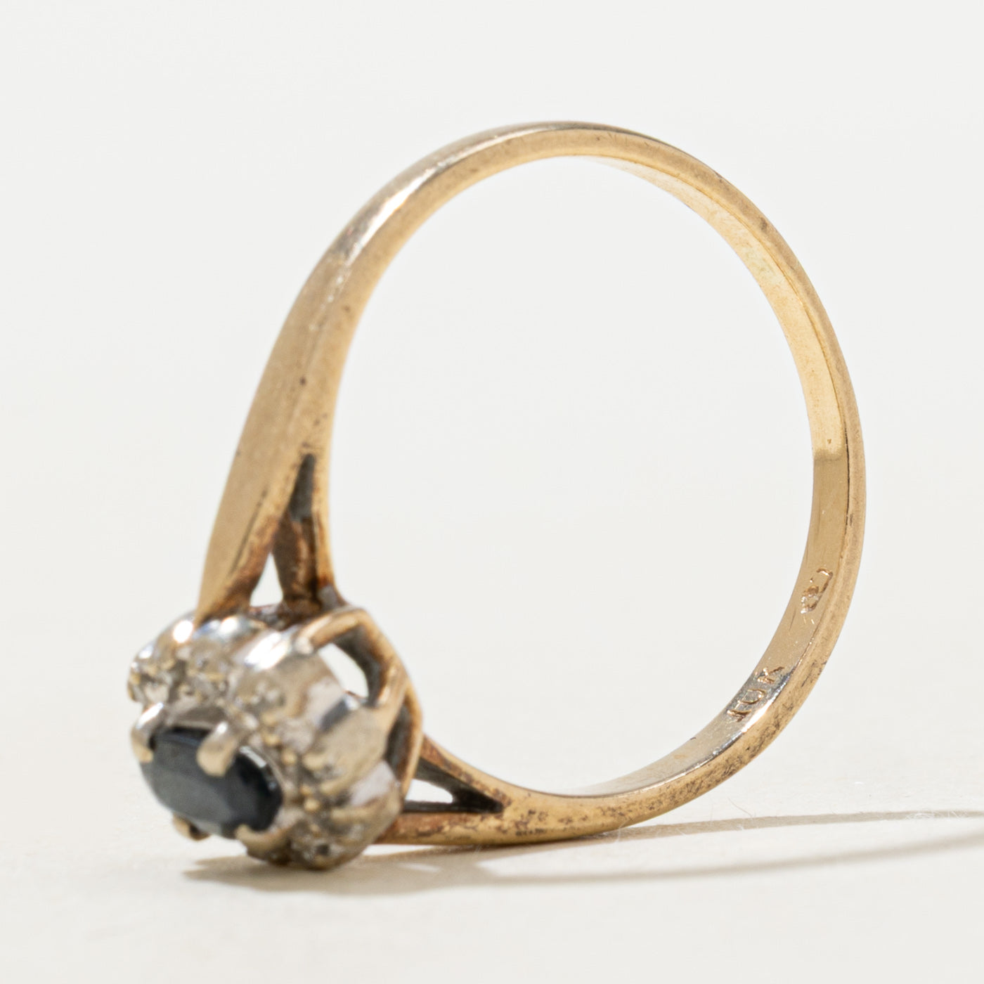 Oval Cut Sapphire & Diamond Daisy Ring | SZ 6.0