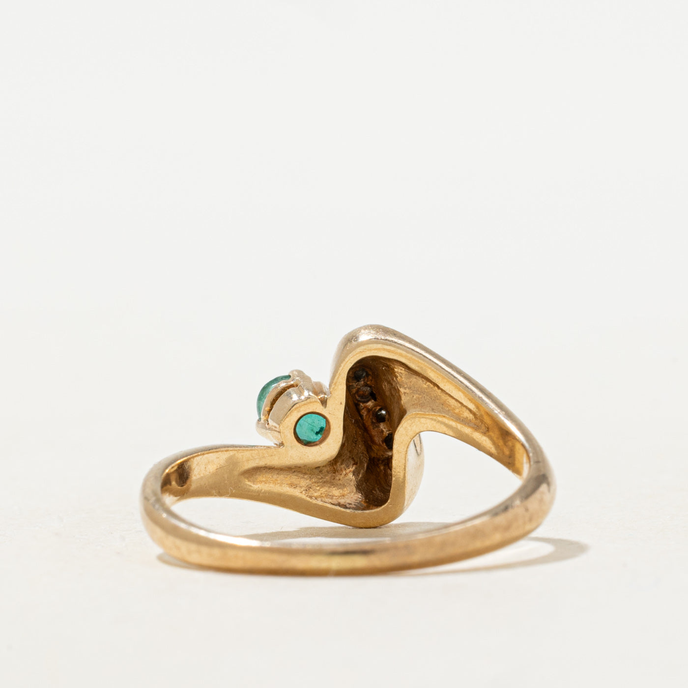 Bague contournée en émeraude taille poire et diamants | Taille 6,75
