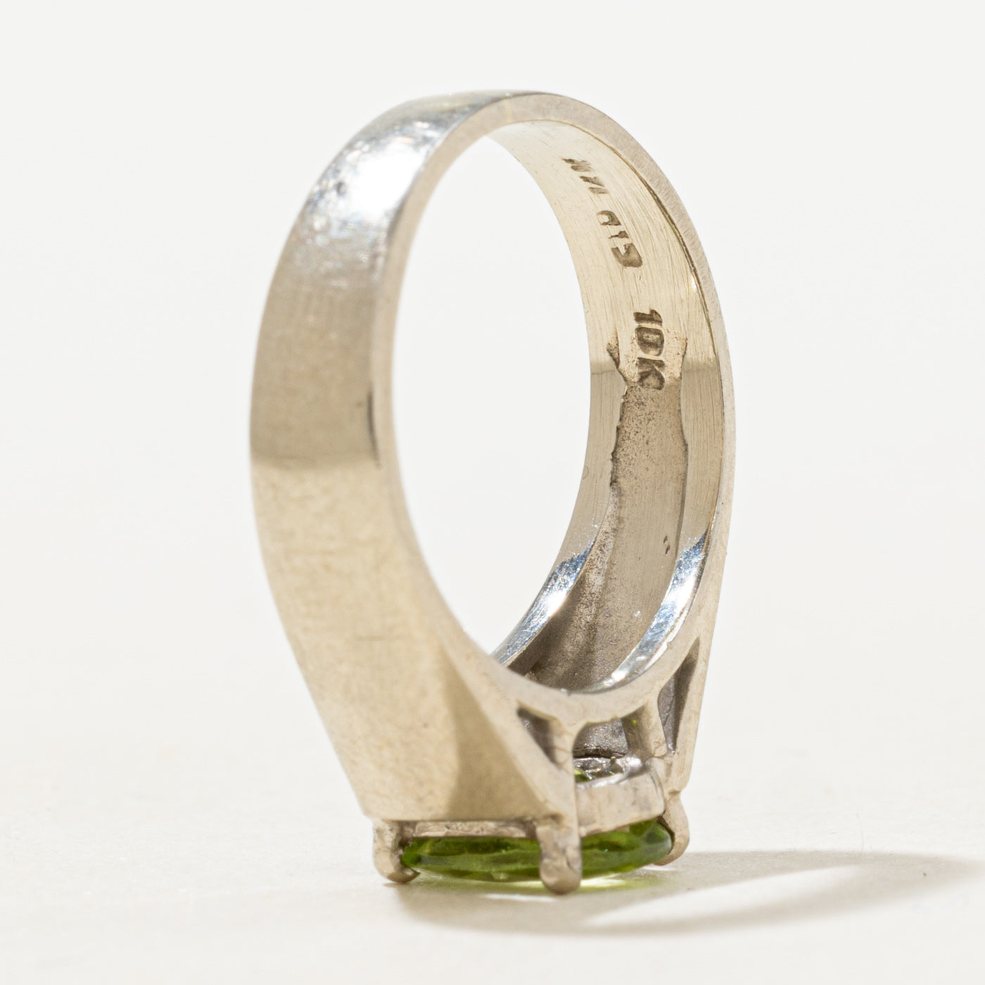 Oval Cut Solitaire Peridot Ring | SZ 4.0