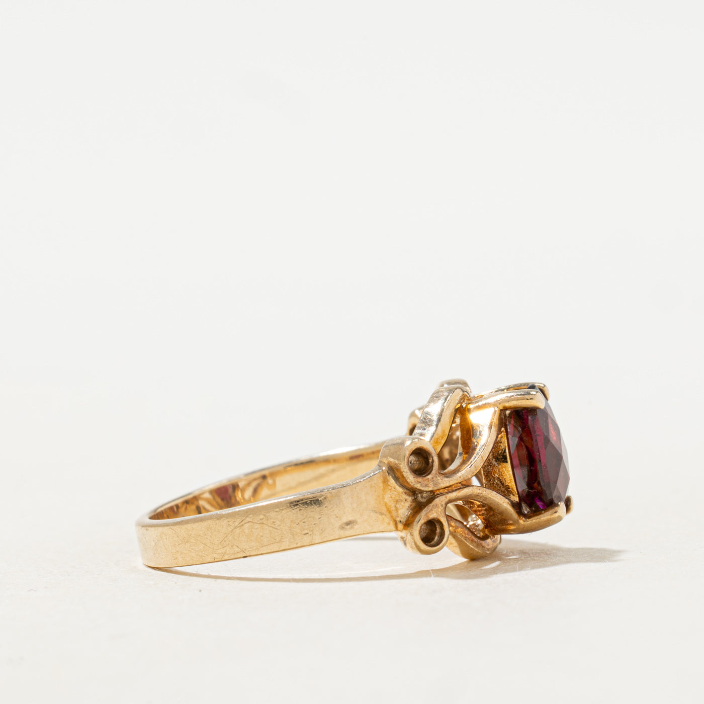 Solitaire Garnet Scrollwork Ring | 1.60ct | SZ 6.75