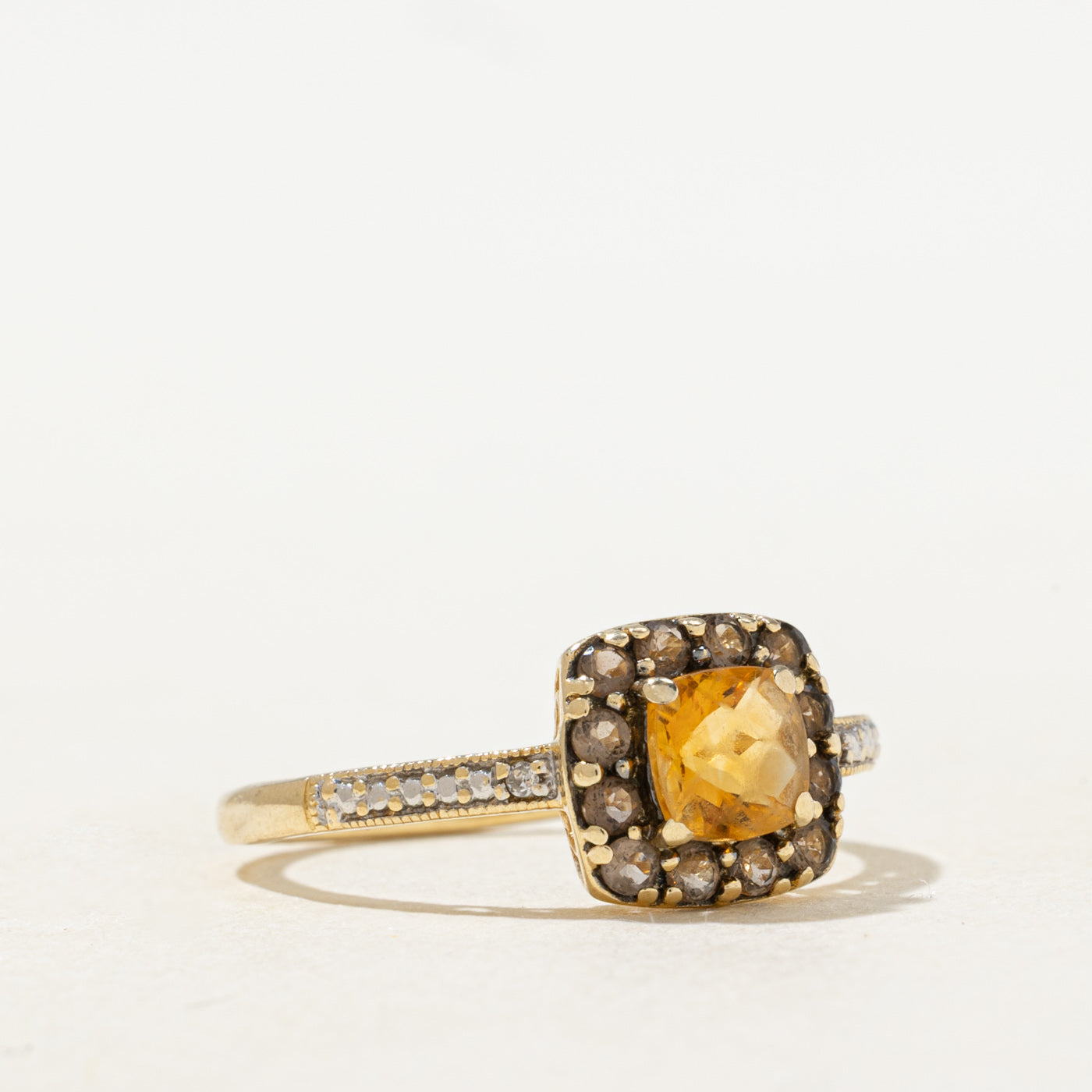 Bague halo en citrine et diamants | 0,62 ct, 0,01 ct | Taille 7,25