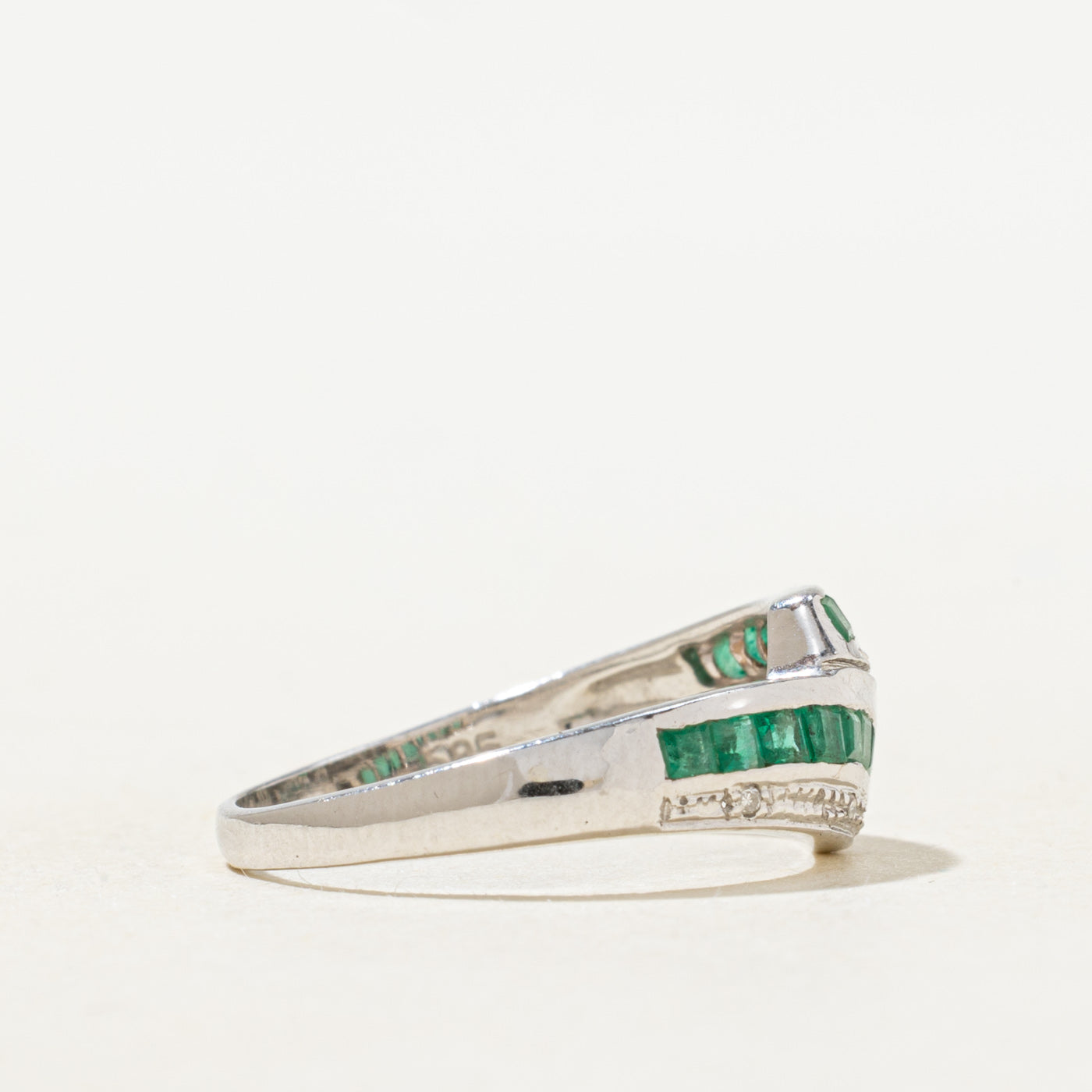 Bague sertie d'émeraudes et de diamants | Taille 6.0