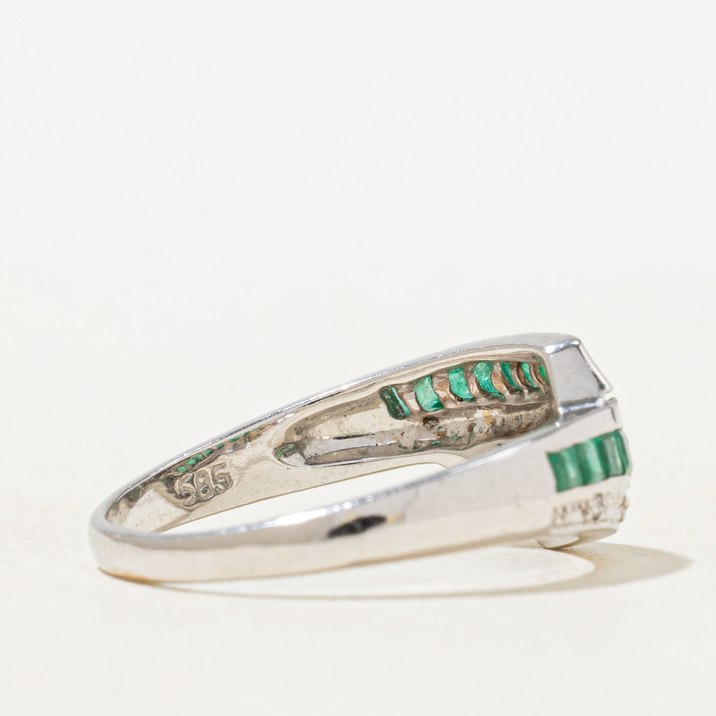 Bague sertie d'émeraudes et de diamants | Taille 6.0