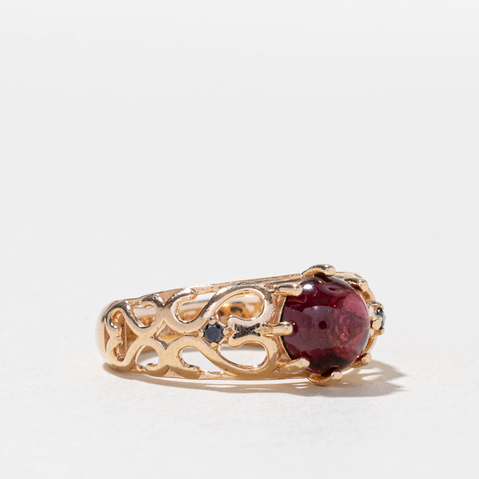 14k Cabochon Garnet Openwork Ring | 1.90ct | SZ 5.75