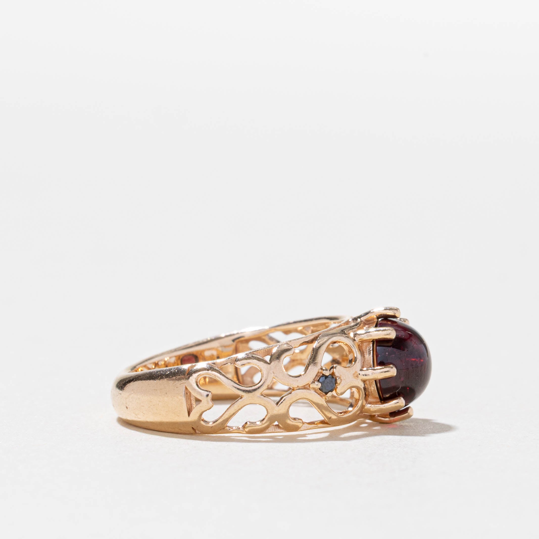 14k Cabochon Garnet Openwork Ring | 1.90ct | SZ 5.75