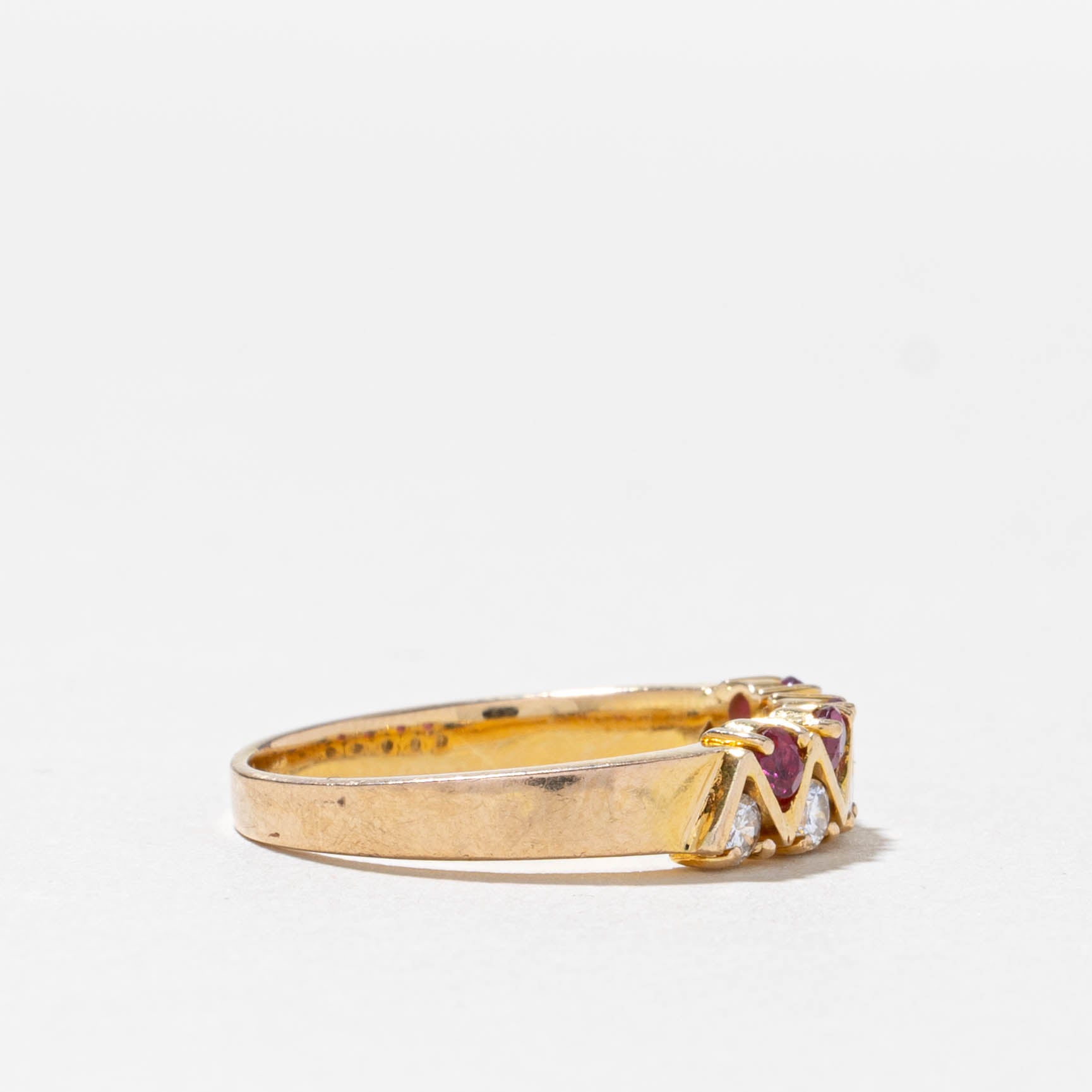 14k Ruby & Diamond Zigzag Band | 0.25ctw, 0.20ctw | SZ 6.75