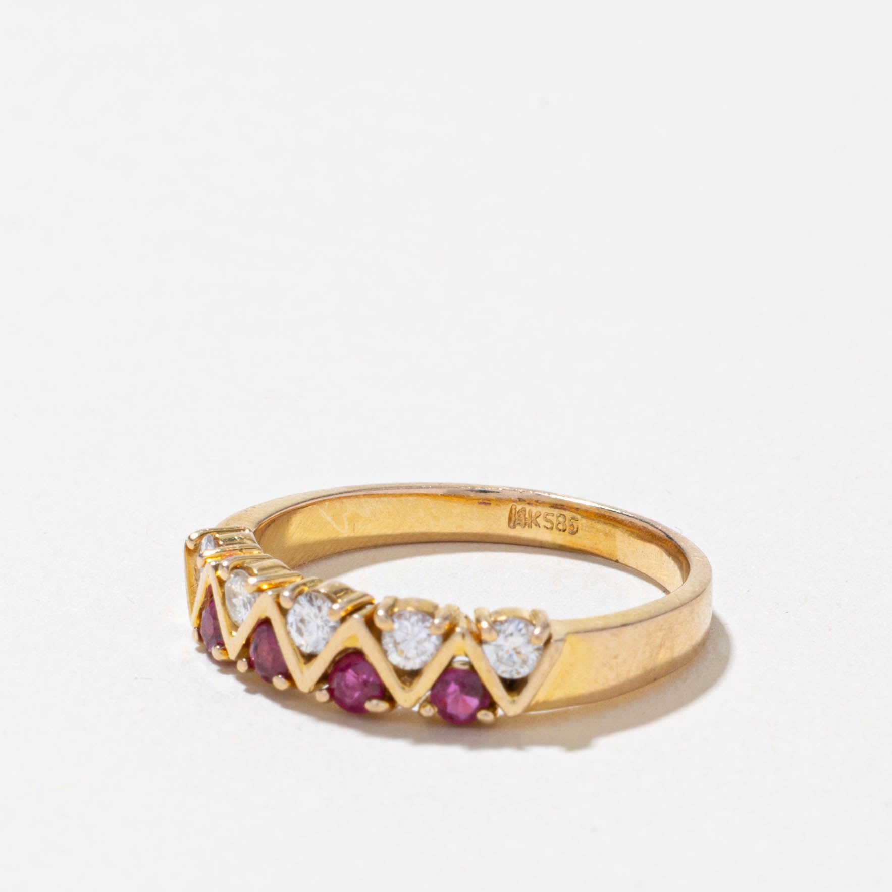 14k Ruby & Diamond Zigzag Band | 0.25ctw, 0.20ctw | SZ 6.75