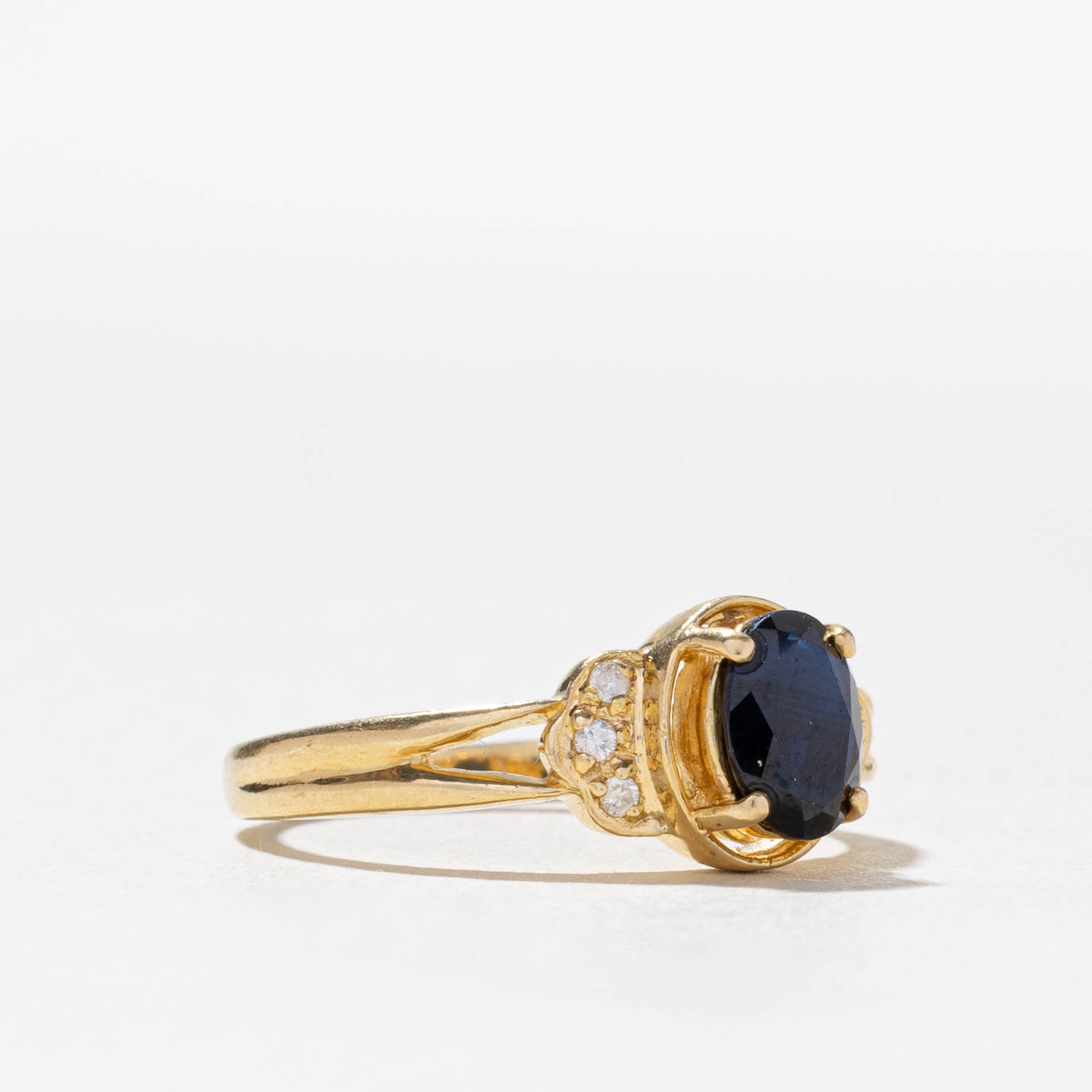 18k Oval Cut Sapphire & Diamond Accented Ring | 0.80ct, 0.03ctw | SZ 7