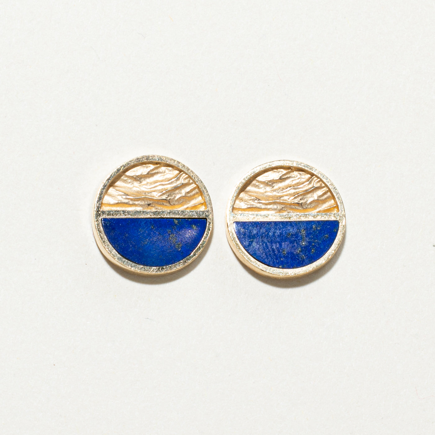 Boucles d'oreilles puces rondes en lapis-lazuli texturé | 2,00 ct