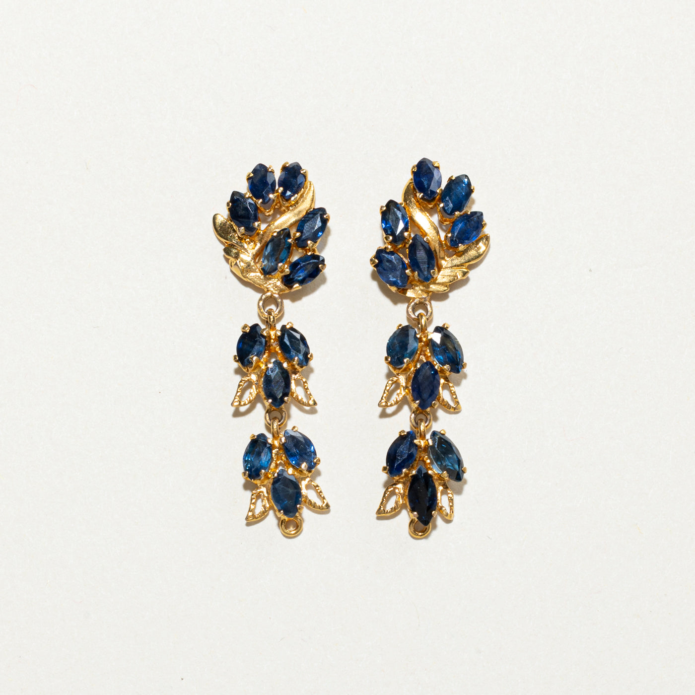 Boucles d'oreilles pendantes en saphir à motif floral | 3,00 ct