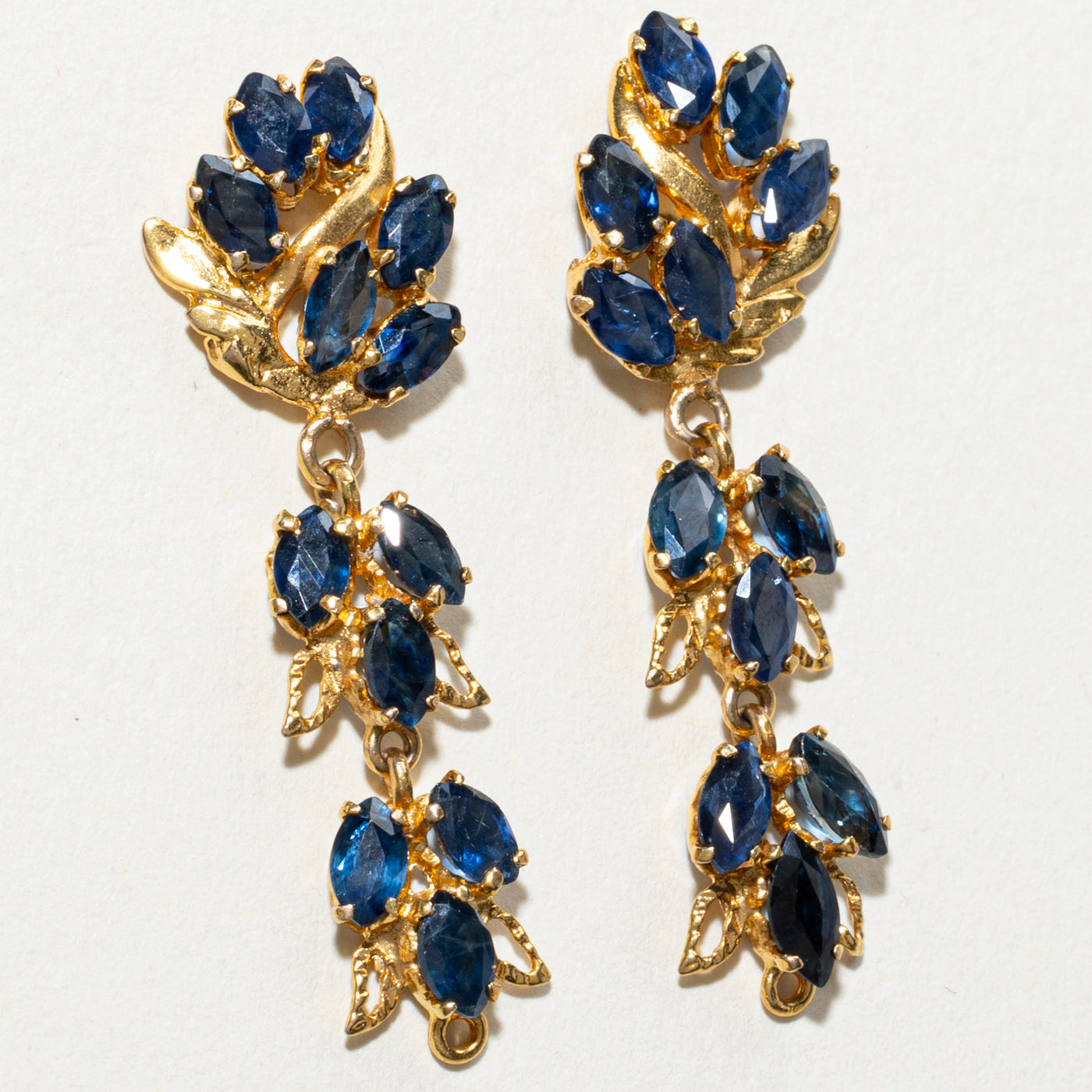 Boucles d'oreilles pendantes en saphir à motif floral | 3,00 ct