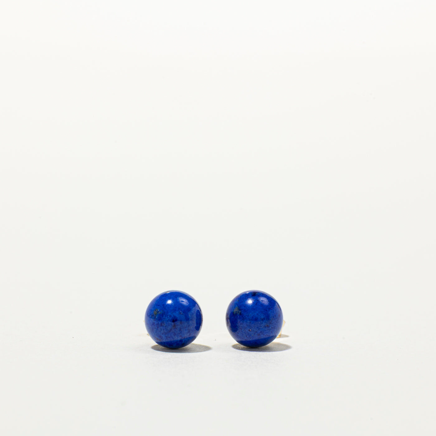 Boucles d'oreilles puces en lapis-lazuli sphérique | 6,00 ct