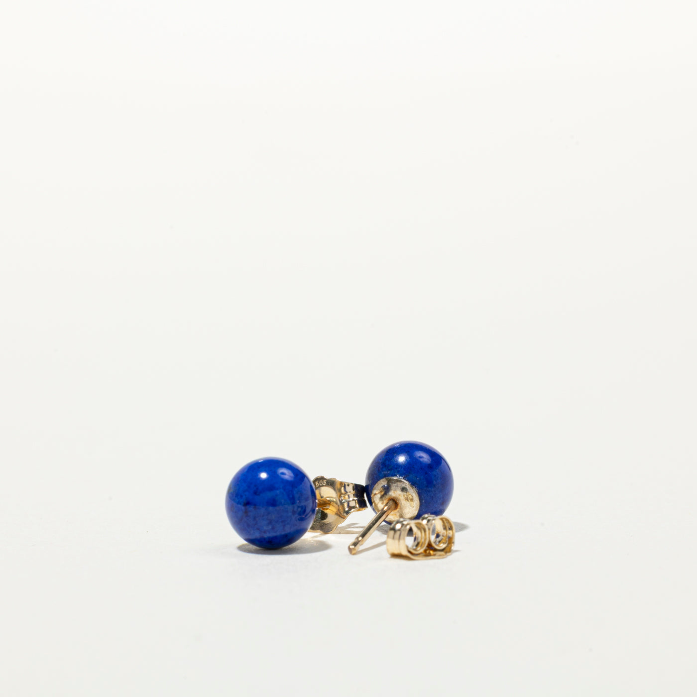 Boucles d'oreilles puces en lapis-lazuli sphérique | 6,00 ct