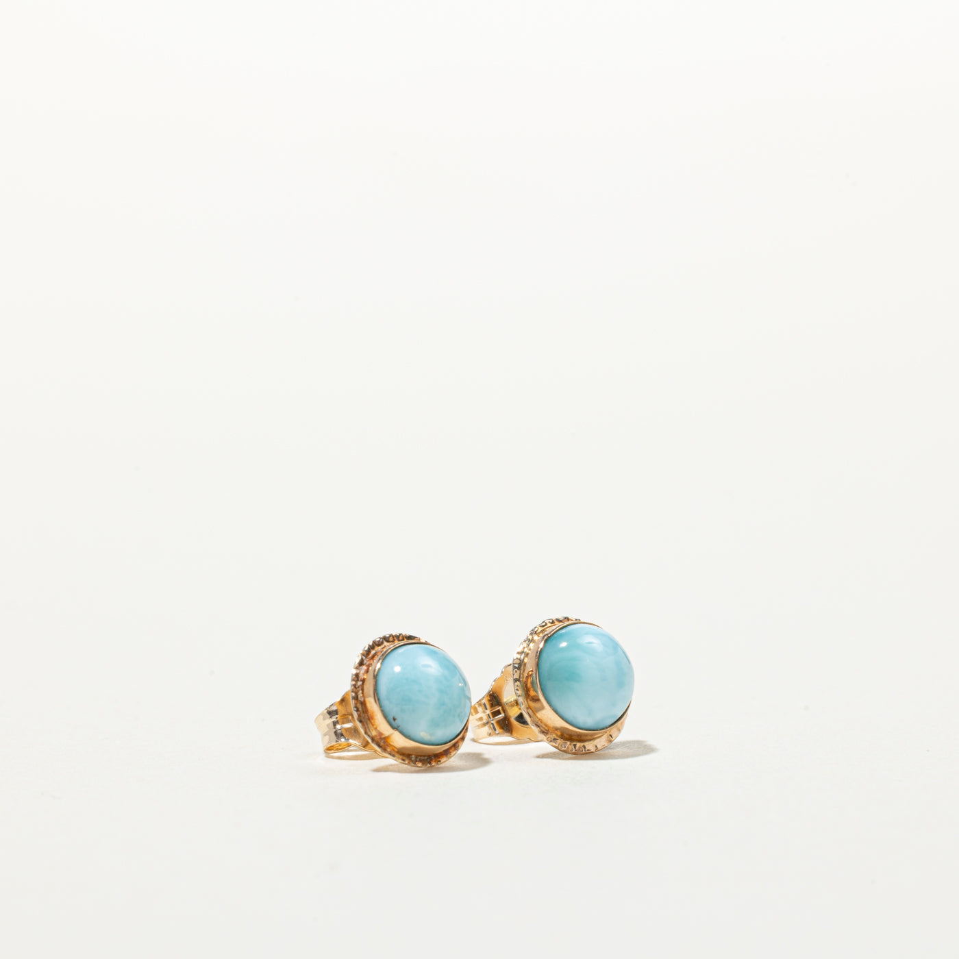 Boucles d'oreilles puces en larimar texturé cabochon | 2,00 ct