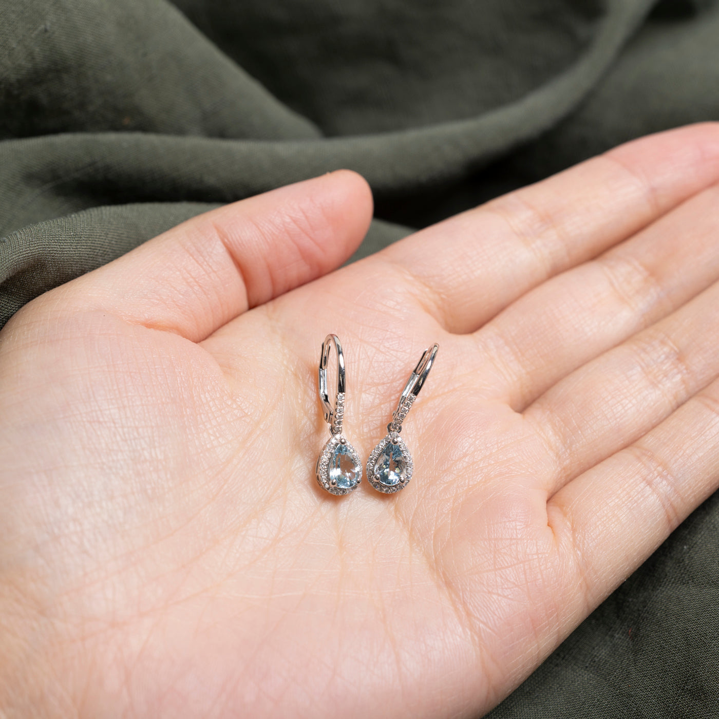 Boucles d'oreilles pendantes halo aigue-marine et diamants | 1,00 ct, 0,12 ct