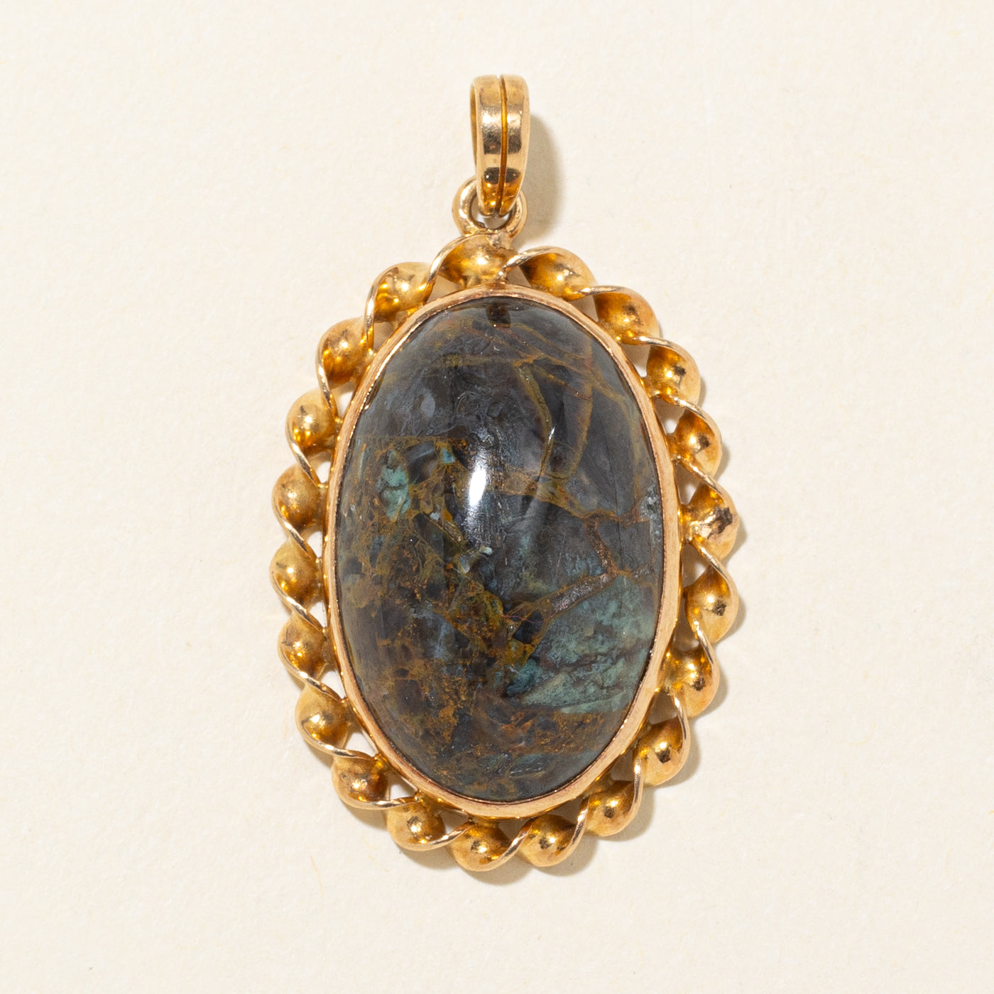18k Cabochon Labradorite Twisted Frame Pendant | 40.00ct
