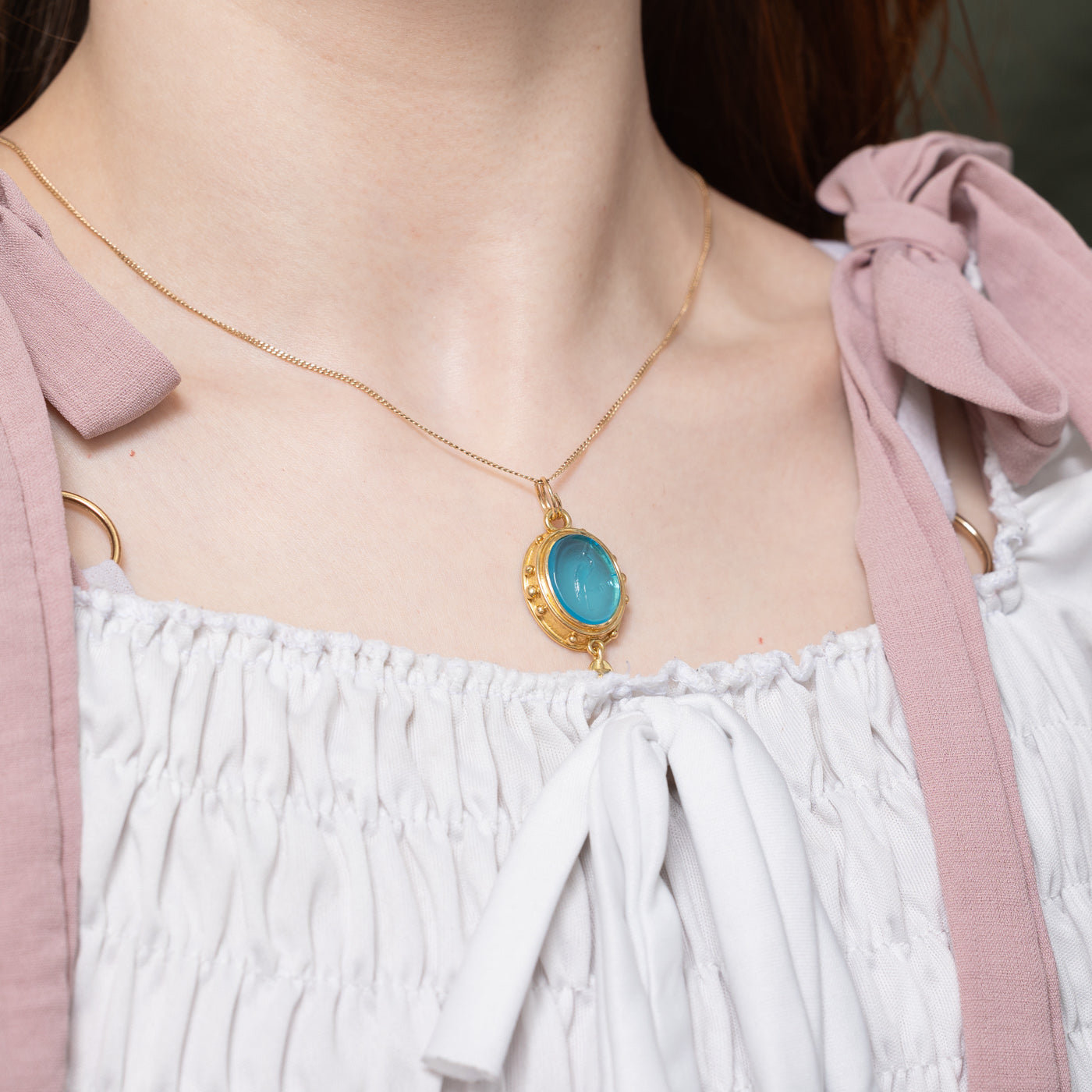 18k Heron Intaglio Glass Pendant | 16.00ct