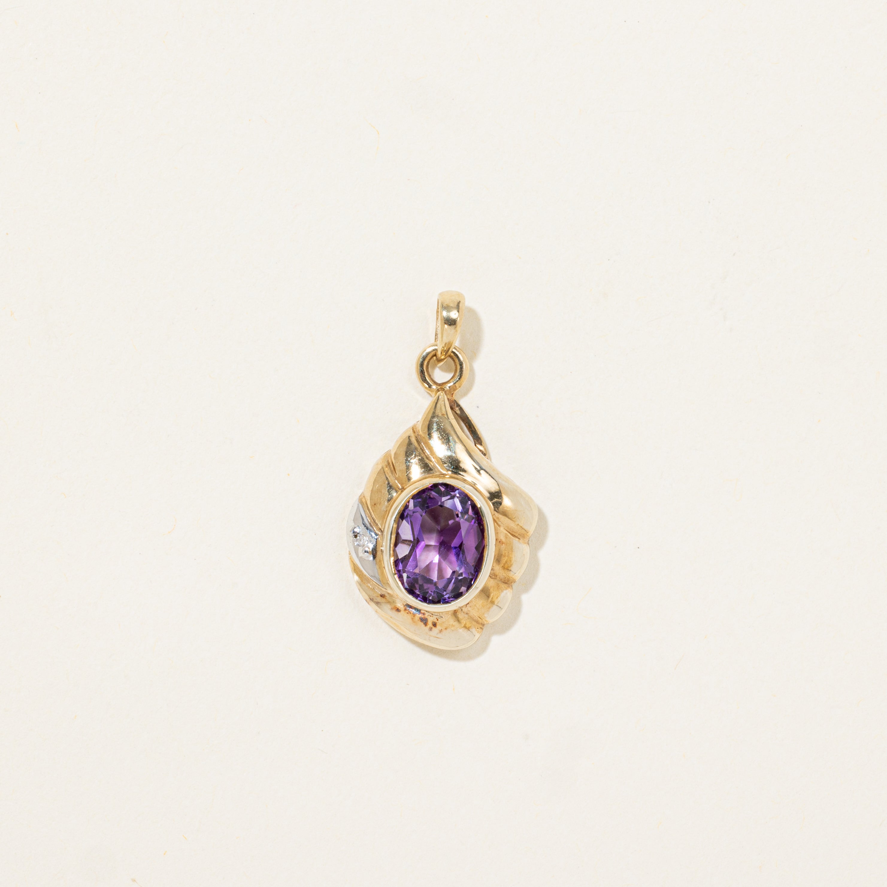 Oval Cut Amethyst & Diamond Grooved Pendant | 1.67ct, 0.002ct
