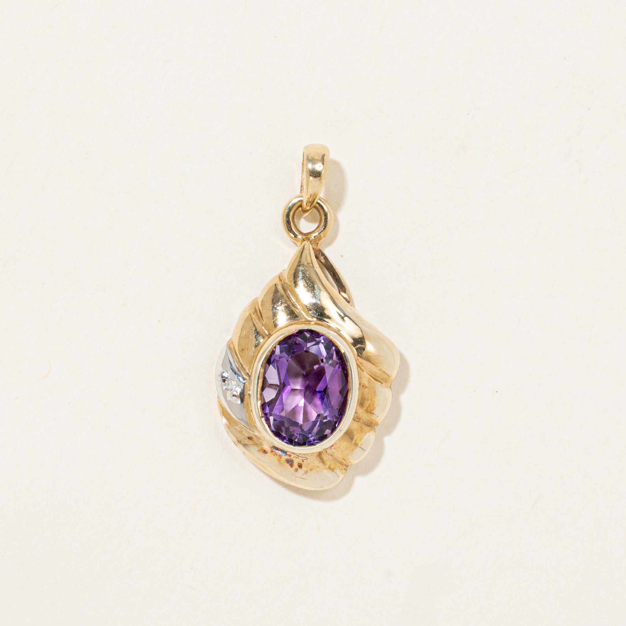 Oval Cut Amethyst & Diamond Grooved Pendant | 1.67ct, 0.002ct