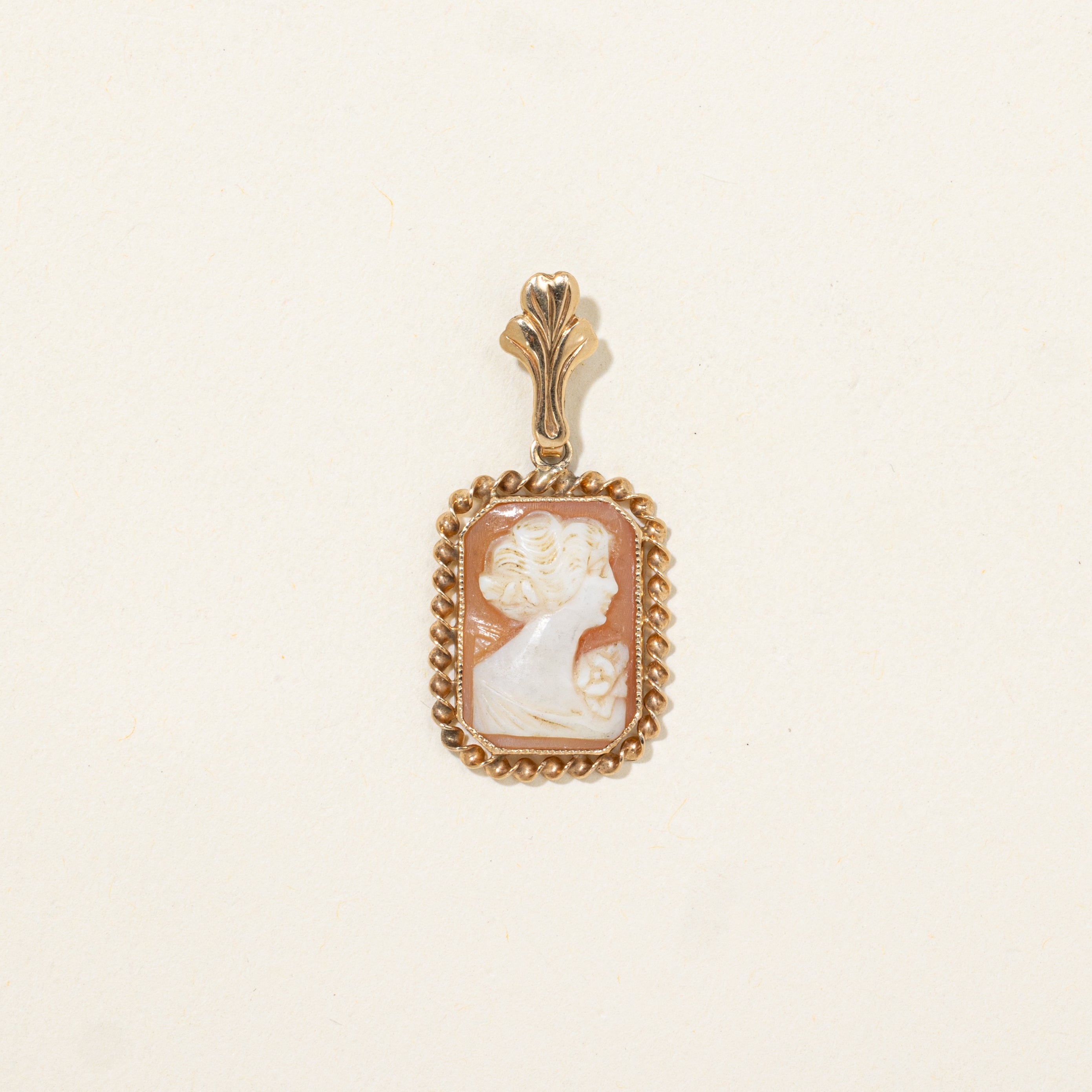 Rectangle Shell Cameo Pendant | 2.20ct