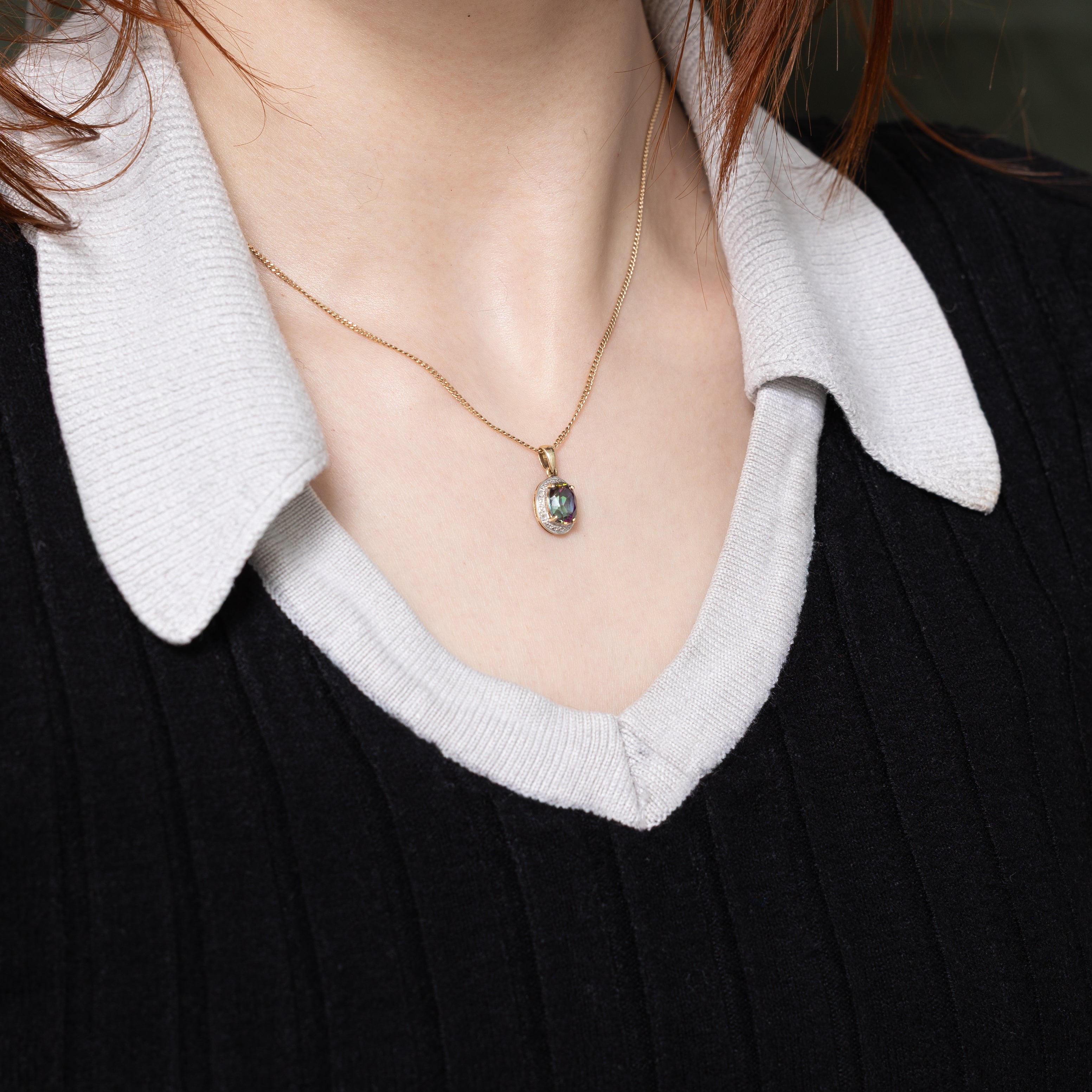 Pendentif ovale en topaze mystique et halo de diamants | 1,47 ct