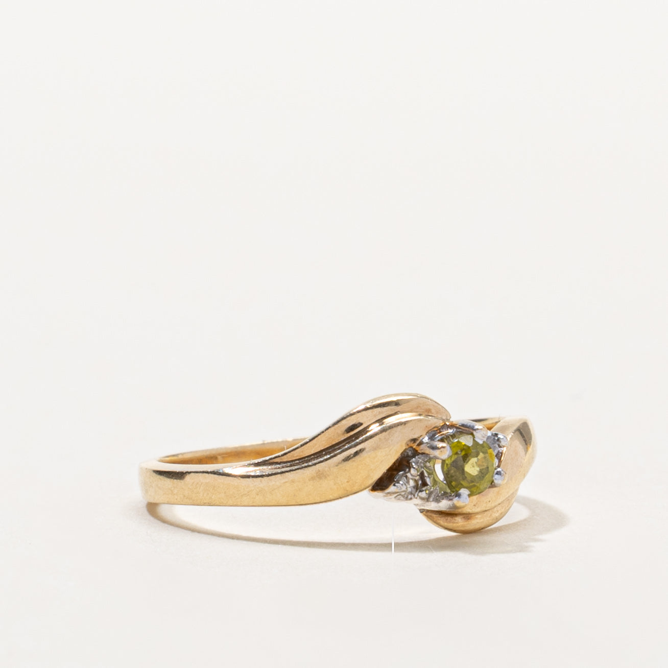 10k Peridot & Diamond Wave Bypass Ring | 0.10ct, 0.01ctw | SZ 5.75