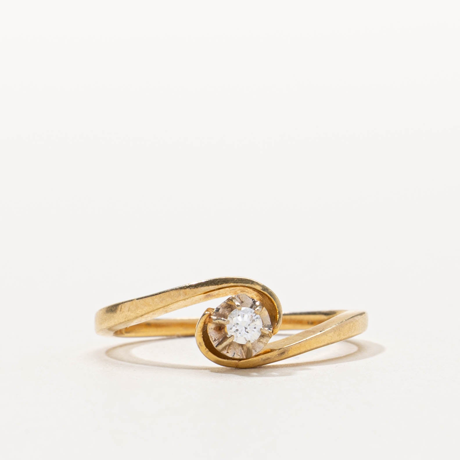 18k Diamond Swirl Bypass Ring | SZ 6