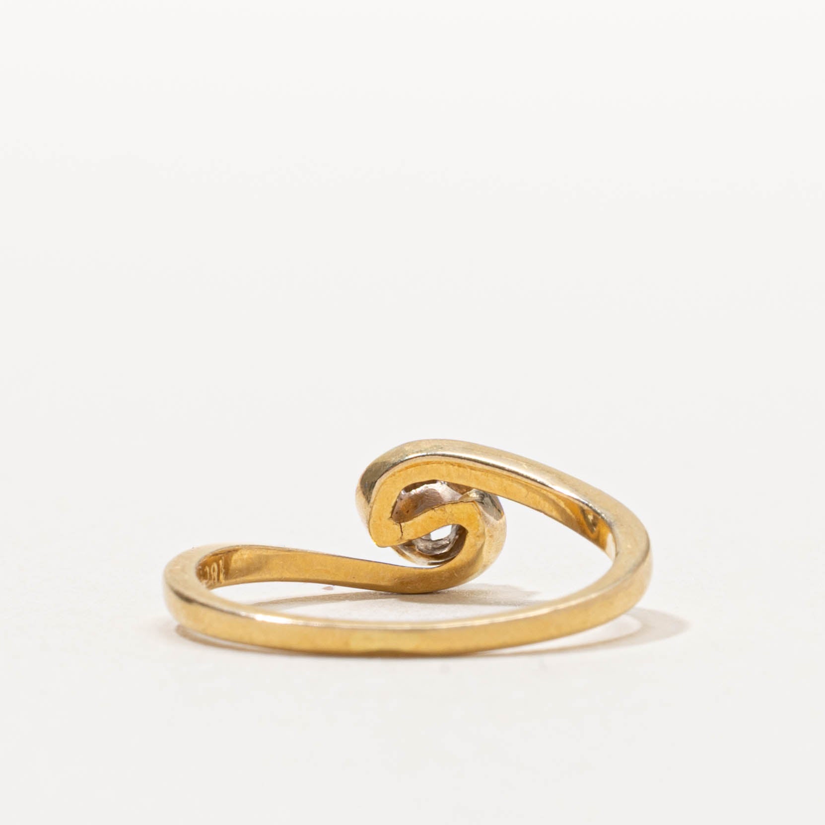 18k Diamond Swirl Bypass Ring | SZ 6