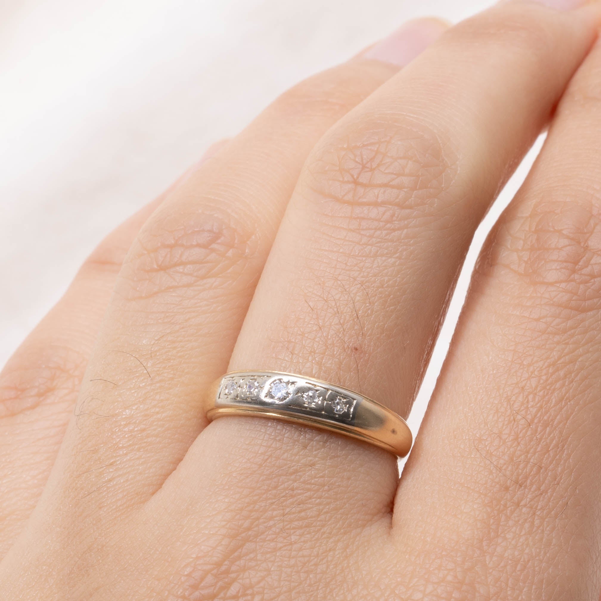 14k Two Tone Flush Set Diamond Band | SZ 7.25
