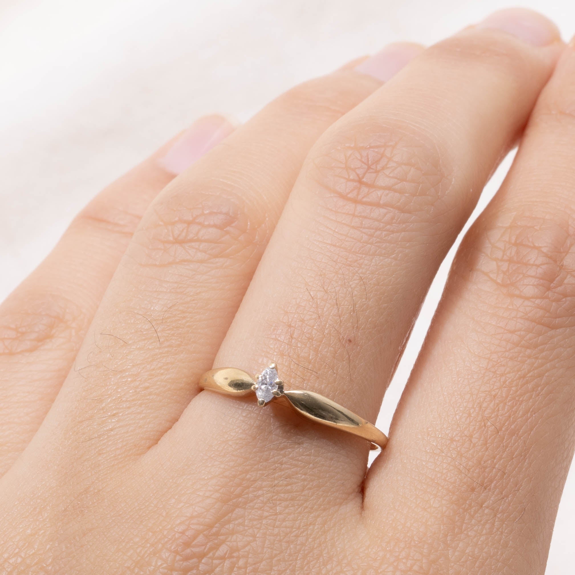 14k Marquise Cut Diamond Reverse Tapered Ring | SZ 8.5