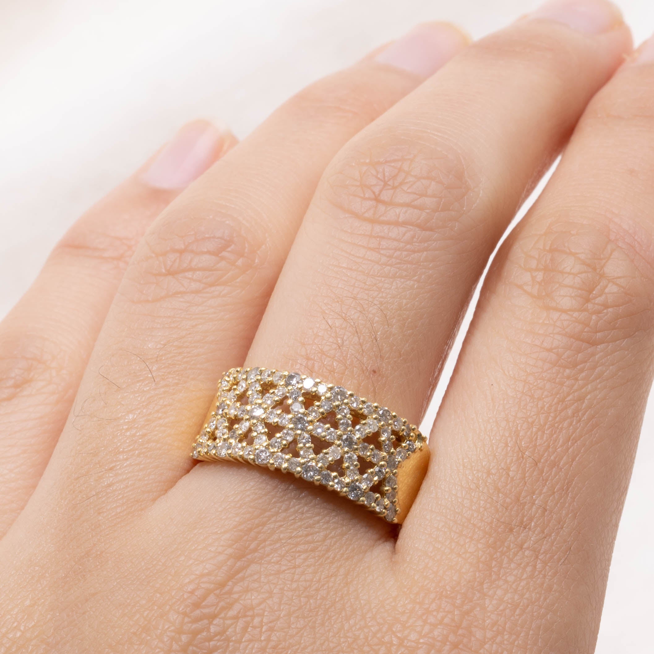 18k Pavé Set Diamond Crossbeam Ring | SZ 9.5