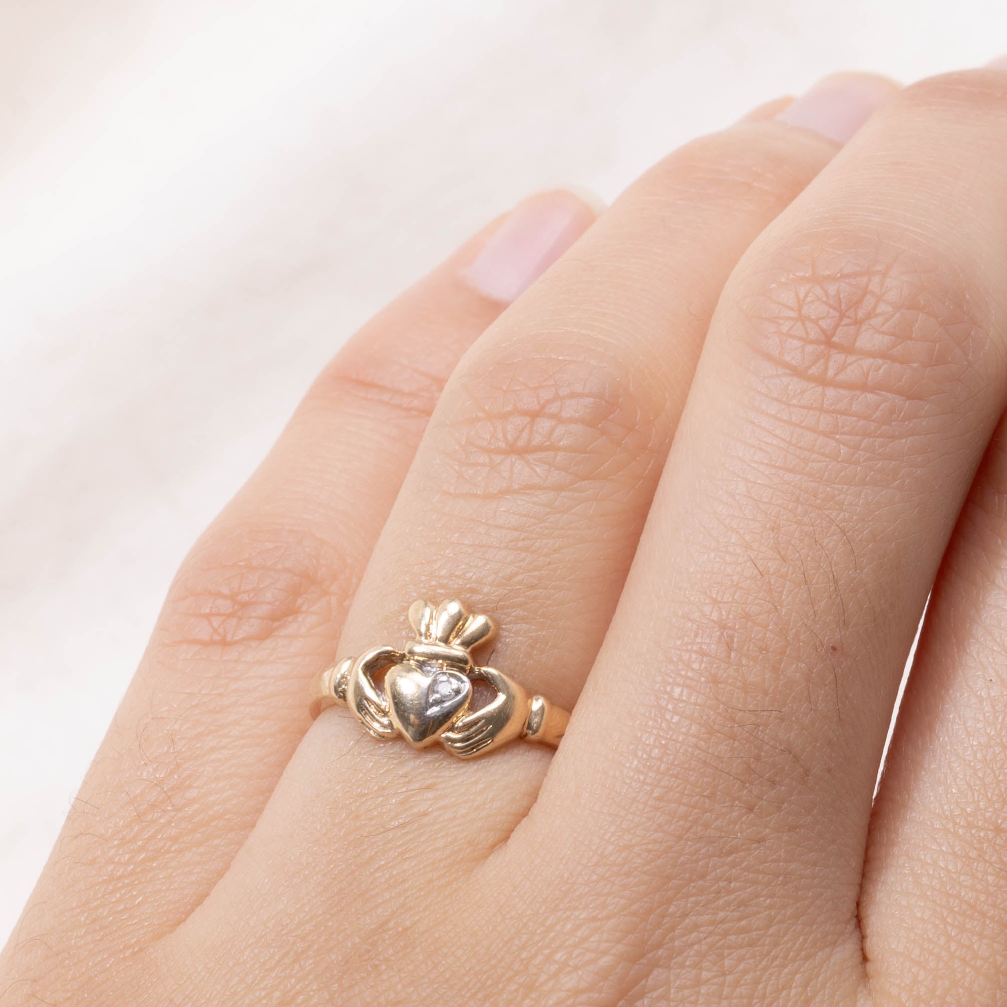 9k Claddagh Diamond Ring | SZ 5.5