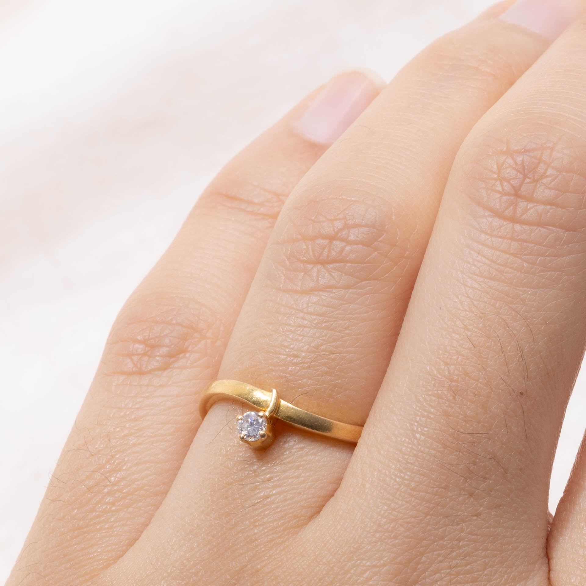 20k Single Stone Diamond Wave Ring | SZ 5.75