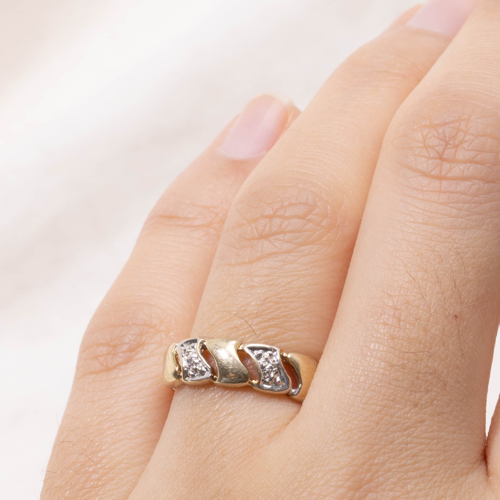9k Diamond Accent Openwork Scroll Ring | SZ 6.75