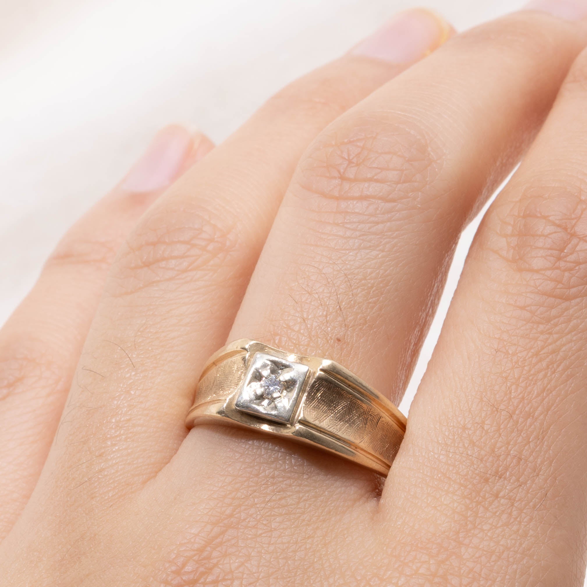 10k Illusion Set Diamond Textured Ring | SZ 11.75