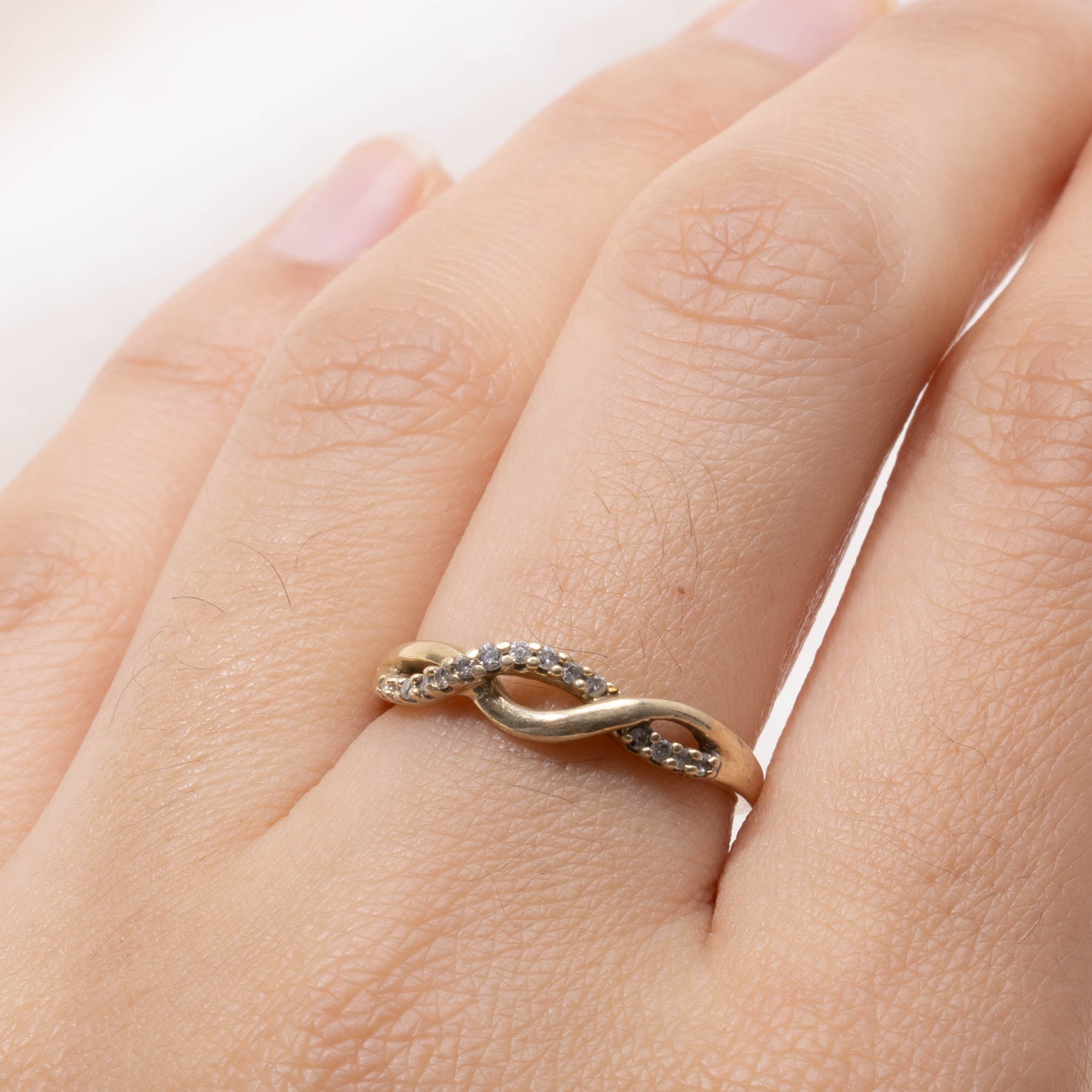 10k Semi-Eternity Diamond Crossover Ring | SZ 7.25