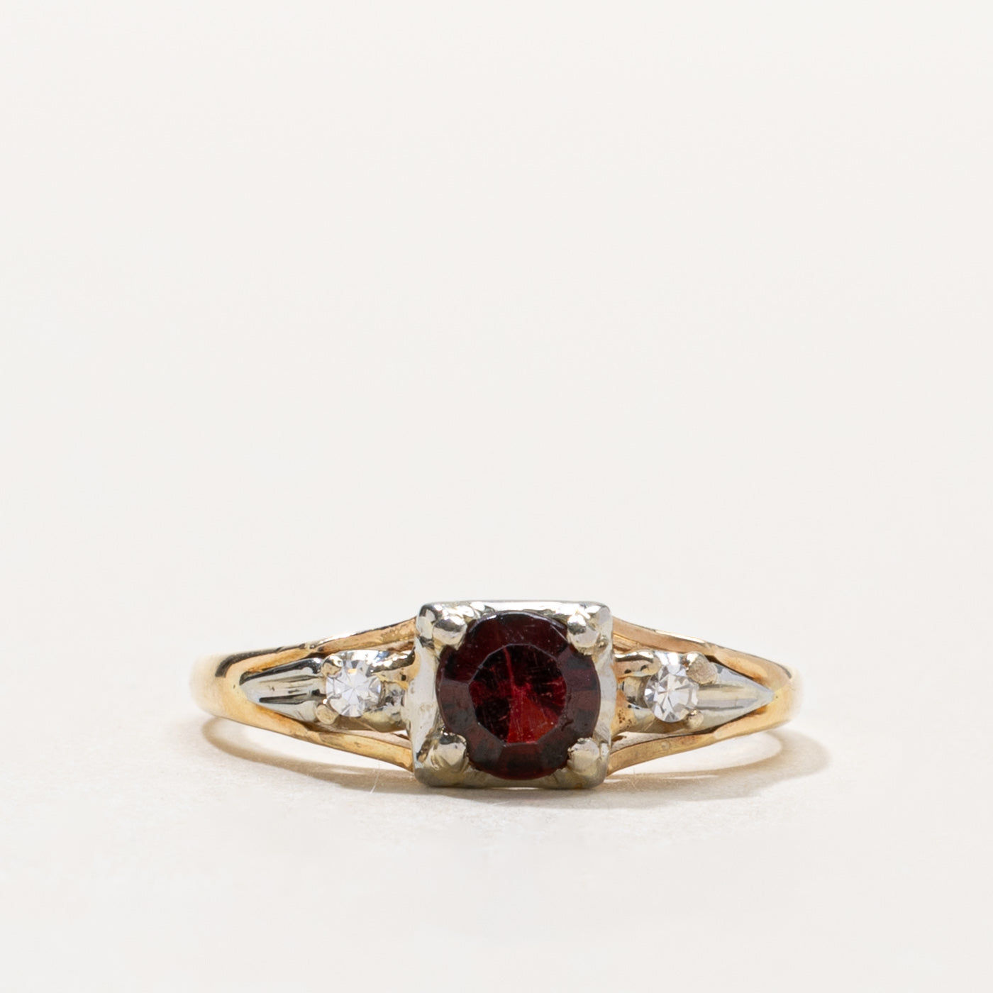 14k Garnet & Diamond Accented Tapered Ring | 0.40ct, 0.03ctw | SZ 5