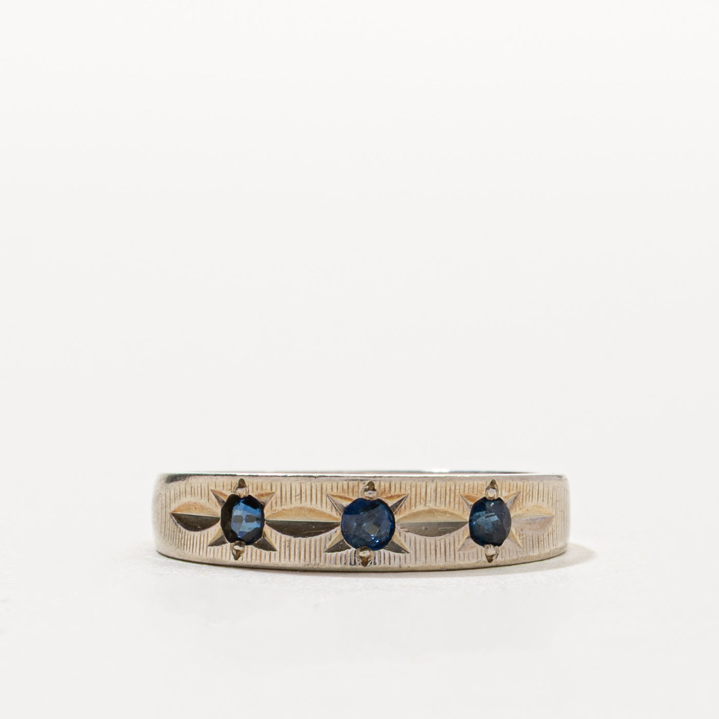 14k Star Set Three Stone Sapphire Textured Band | 0.21ctw | SZ 6.75
