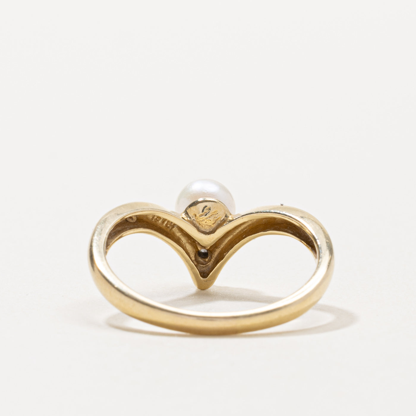 14k Pearl & Diamond Chevron Ring | 0.01ctw | SZ 8.75