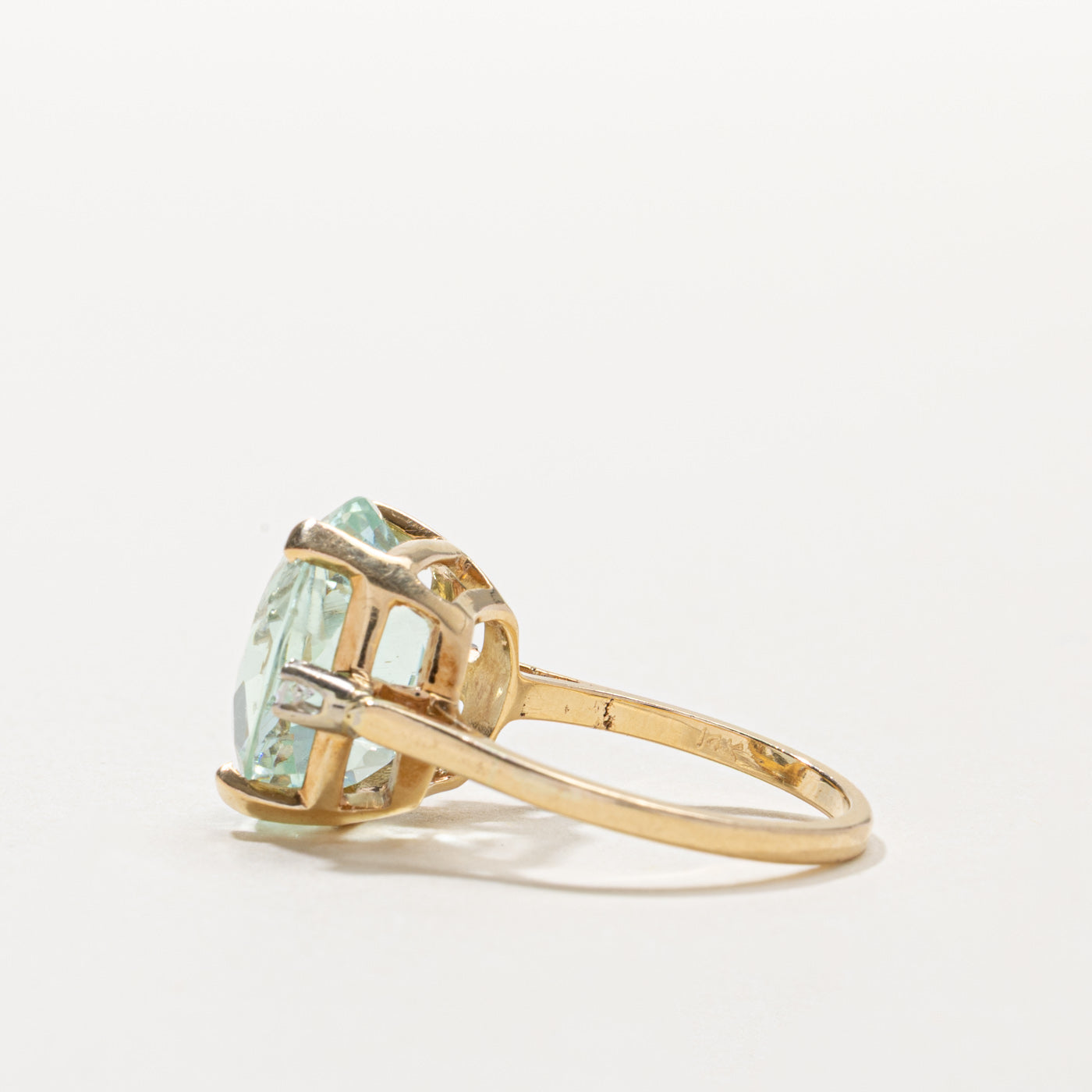 14k Oval Cut Aquamarine & Diamond Accented Ring | 11.00ct, 0.06ctw | SZ 7.25
