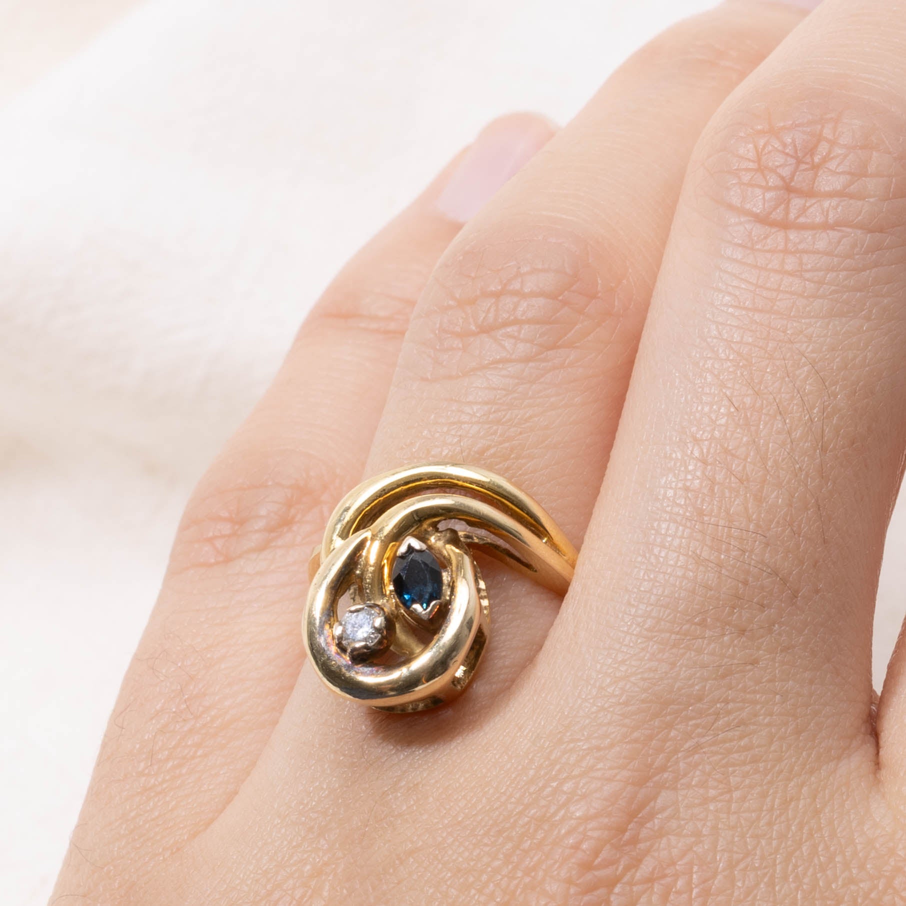 14k Sapphire & Diamond Swirl Abstract Ring | 0.20ct, 0.06ctw | SZ 6.25