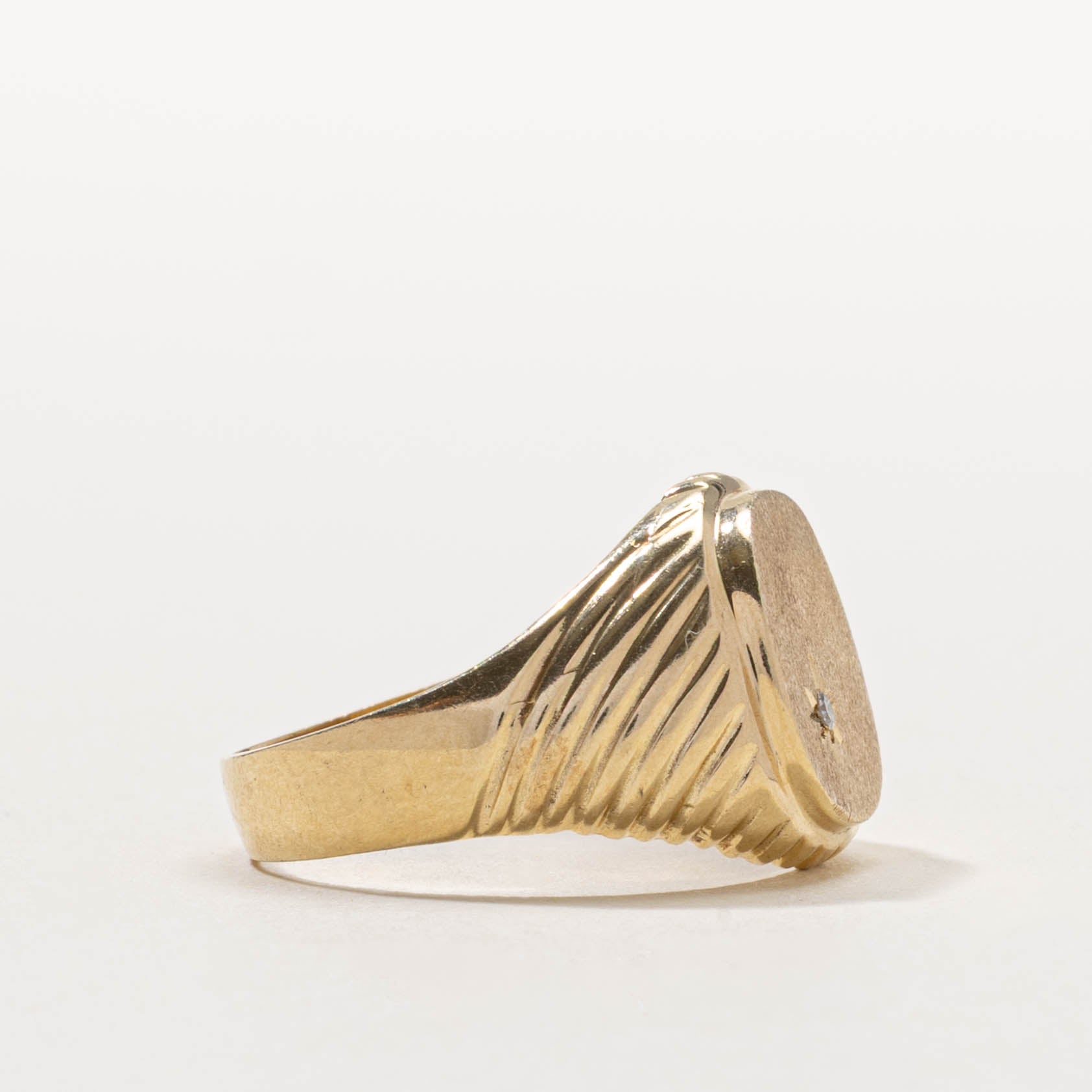 10k Star Set Diamond Croissant Signet Ring | SZ 9.25