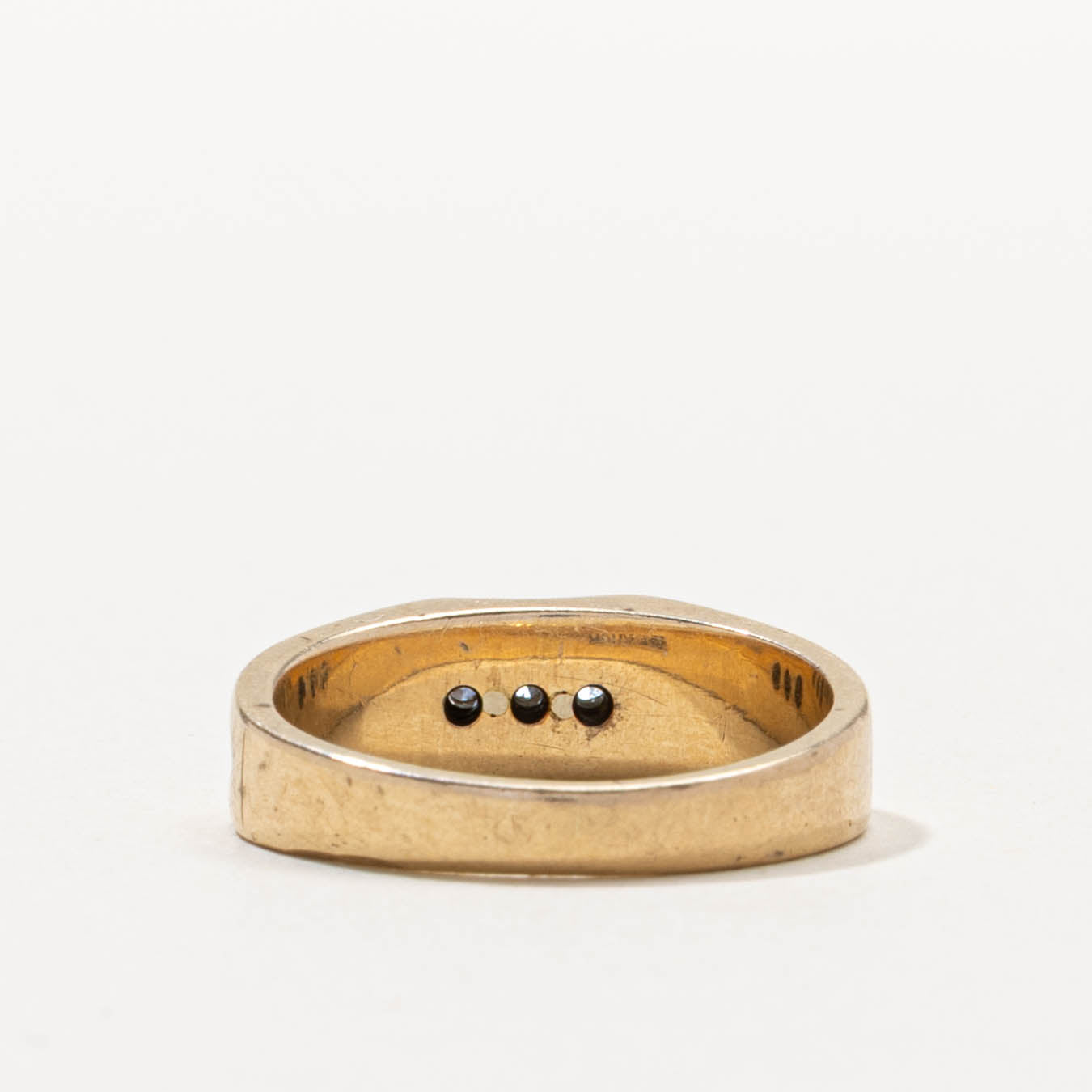 10k Three Stone Diamond Grooved Ring | SZ 6