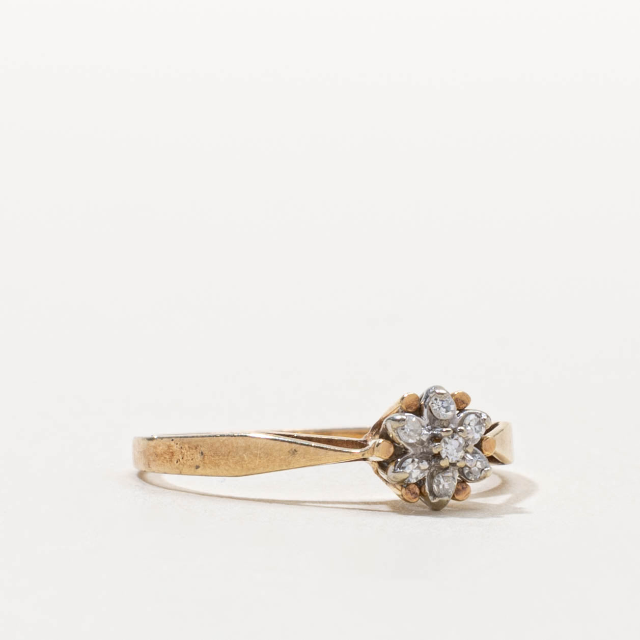 10k Diamond Daisy Cluster Reverse Tapered Ring | SZ 6.25